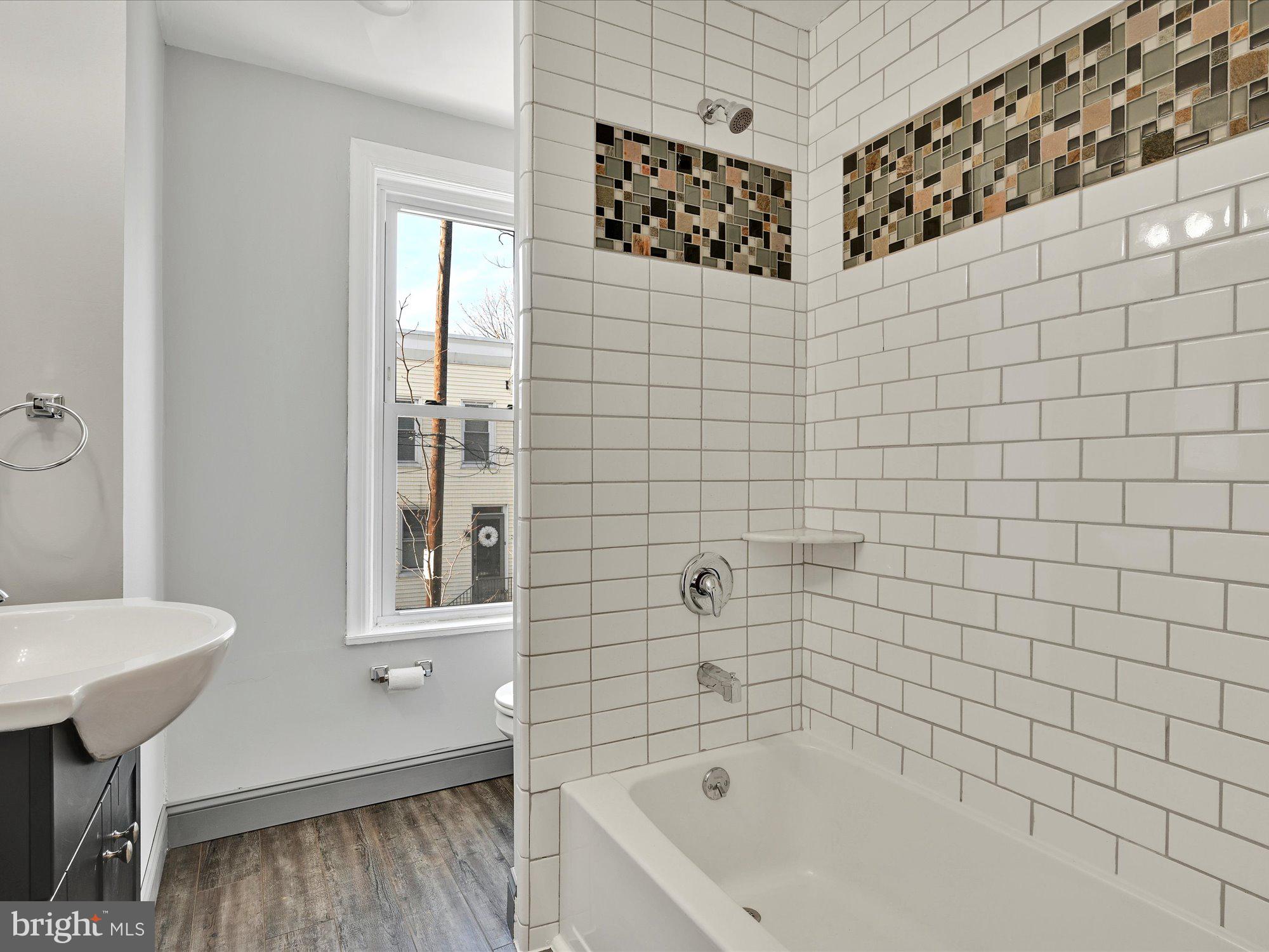 CHESTNUT HILL - Residential