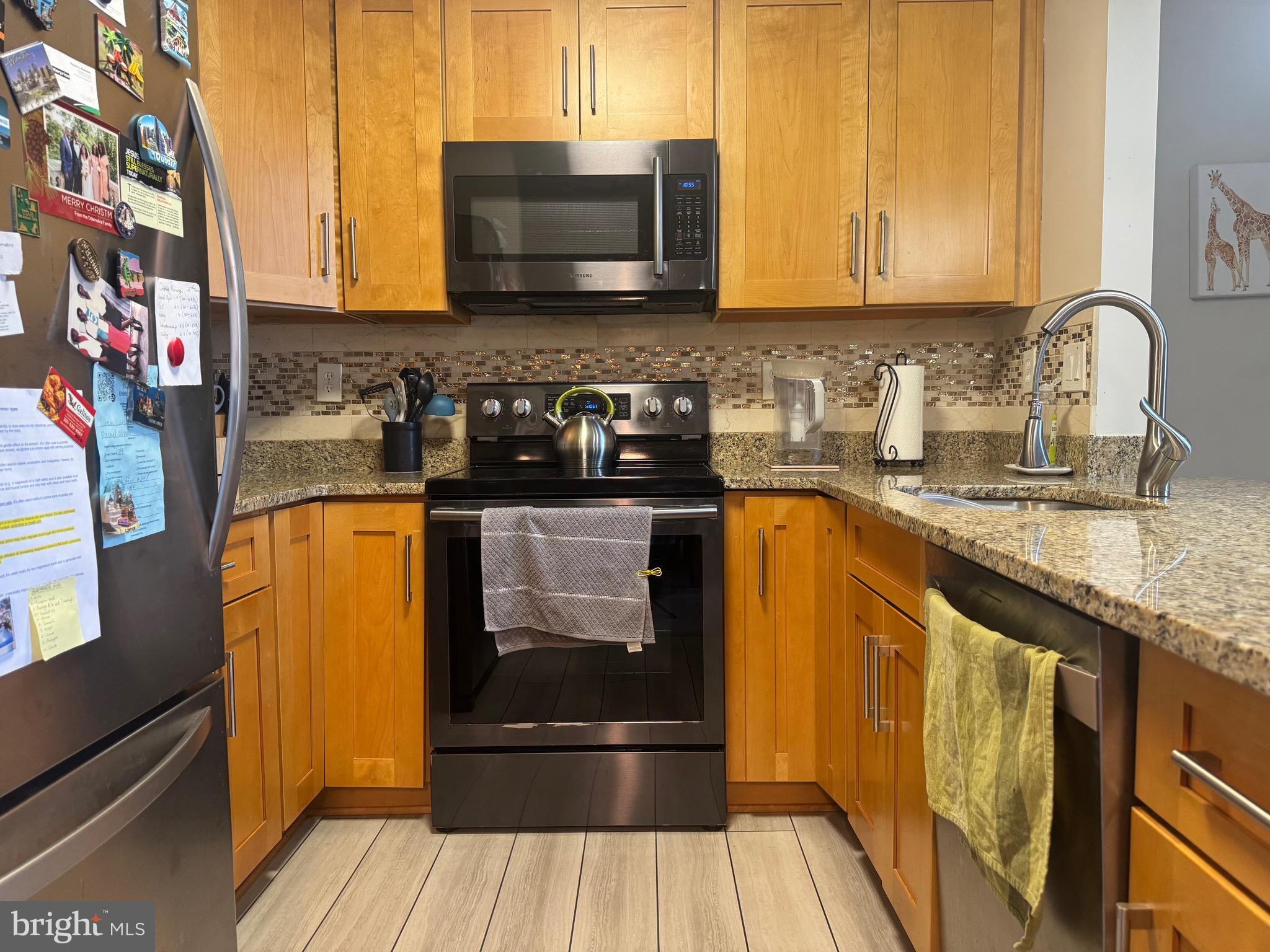 CHRISTOPHER COURT - Residential