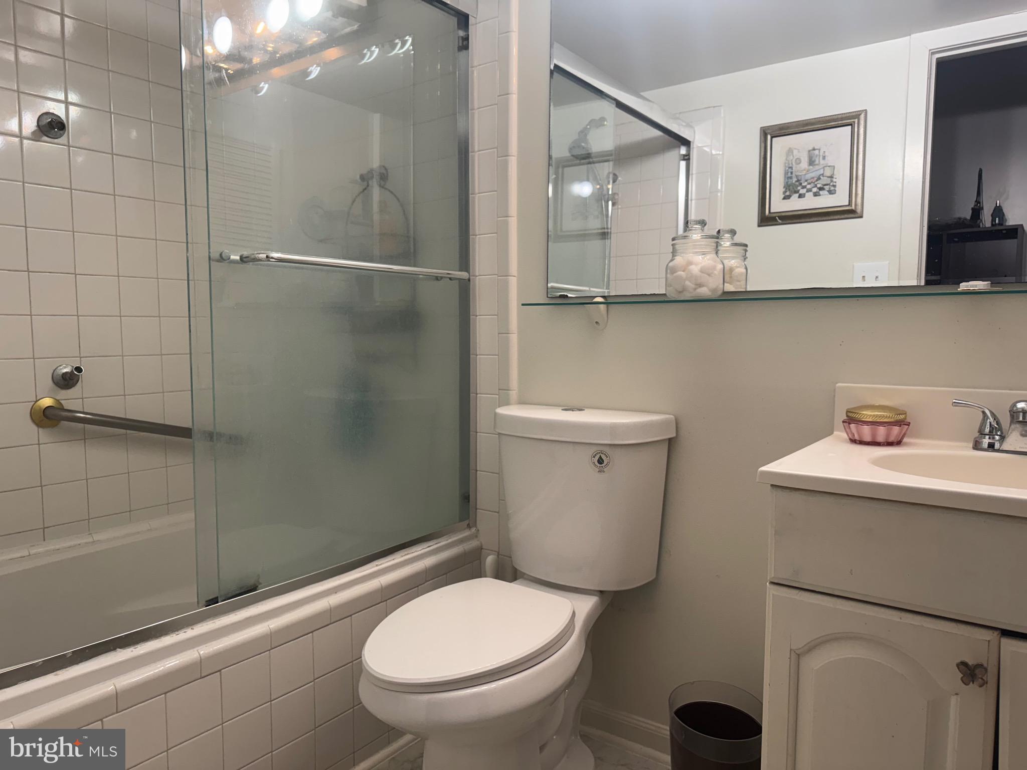 CHRISTOPHER COURT - Residential