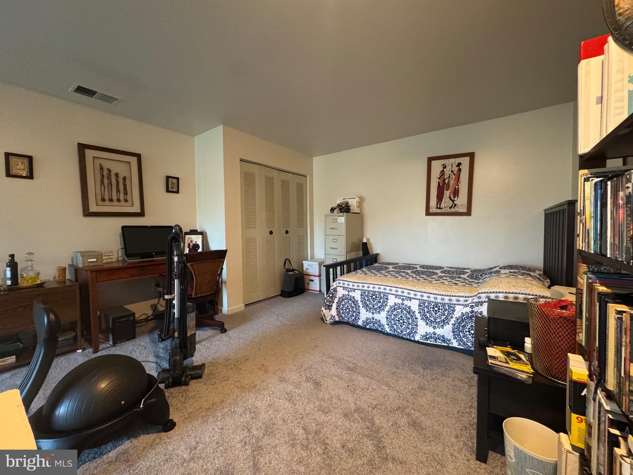 CHRISTOPHER COURT - Residential