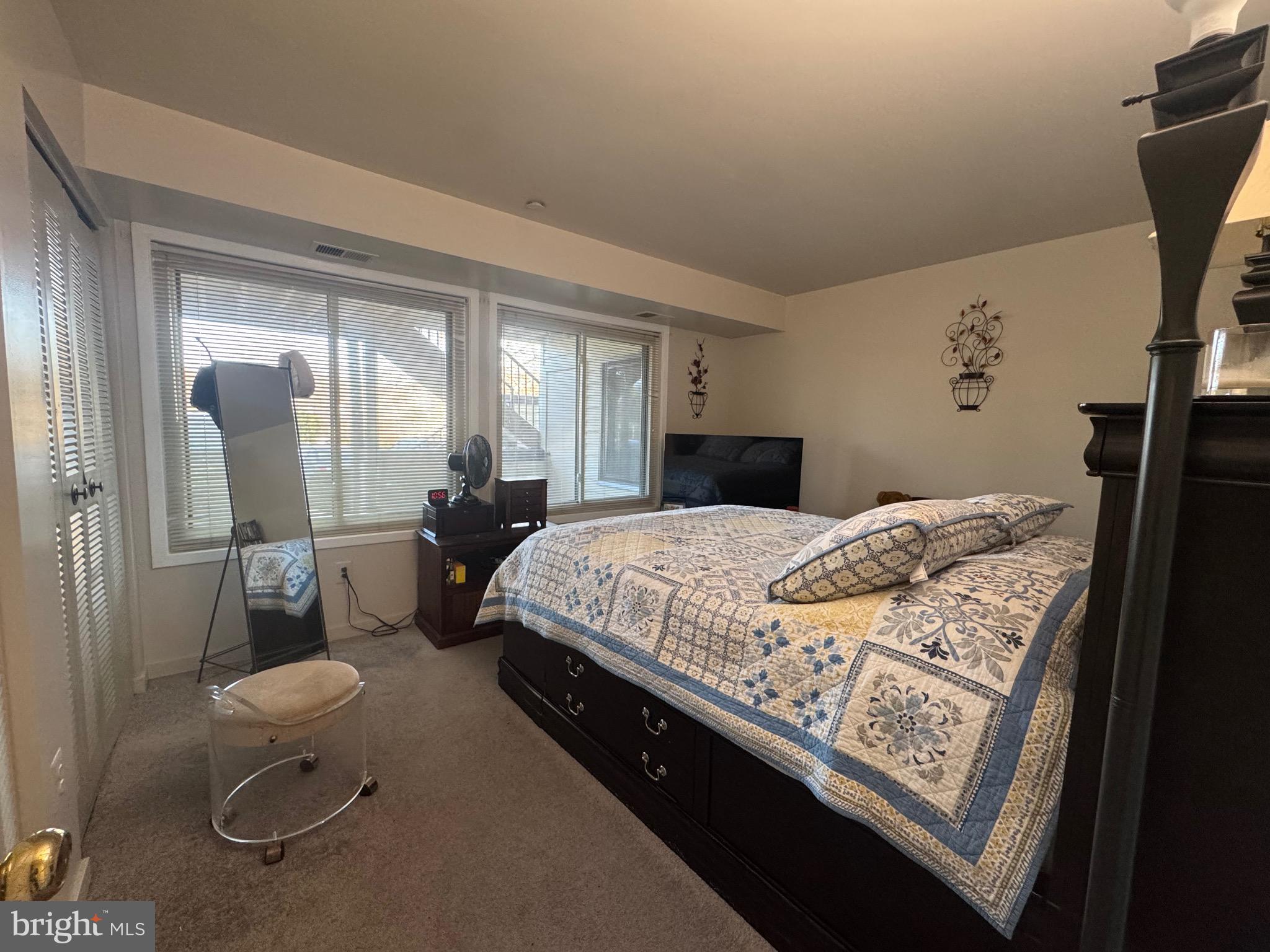 CHRISTOPHER COURT - Residential