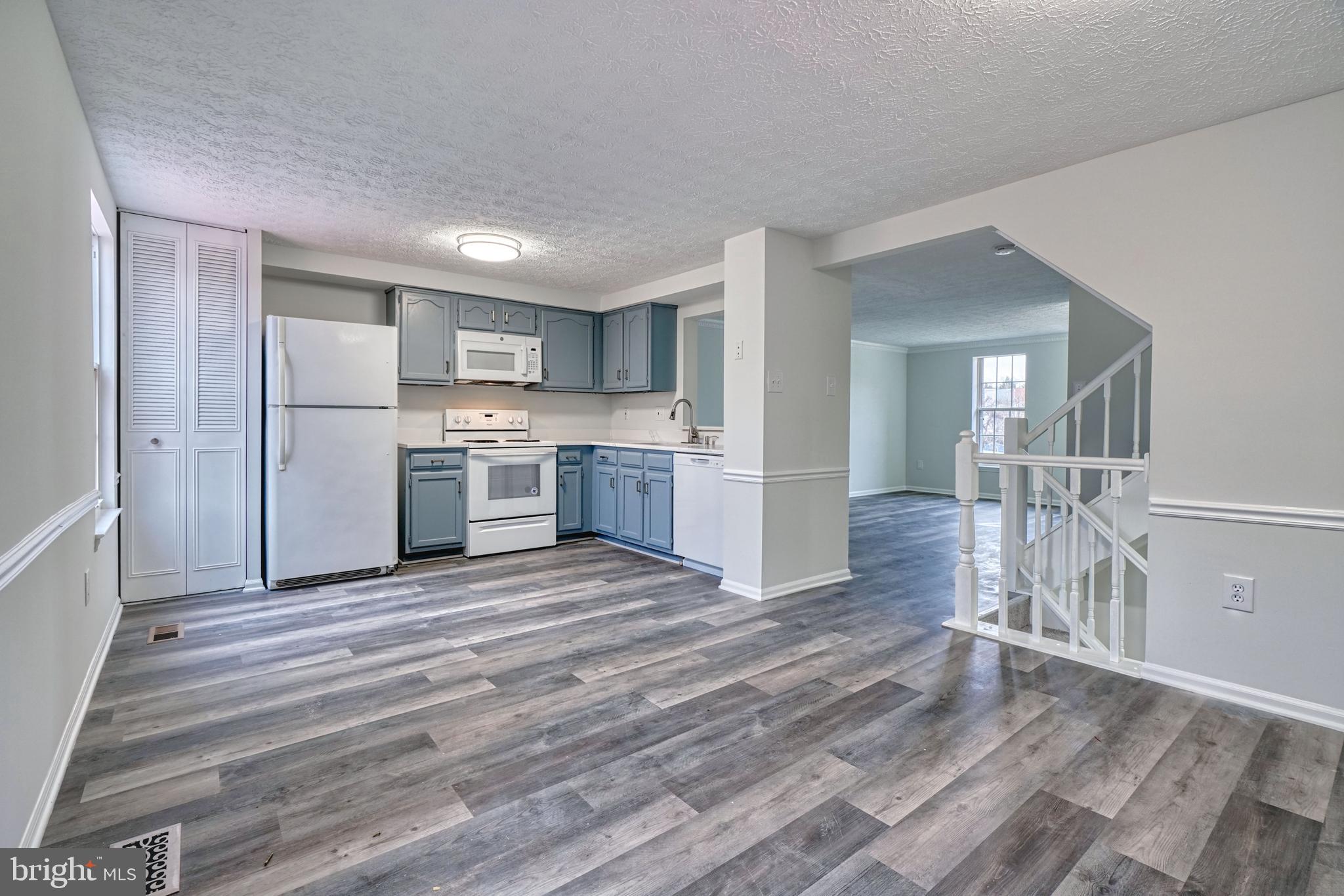 CLOVERFIELD MANOR - Residential Lease