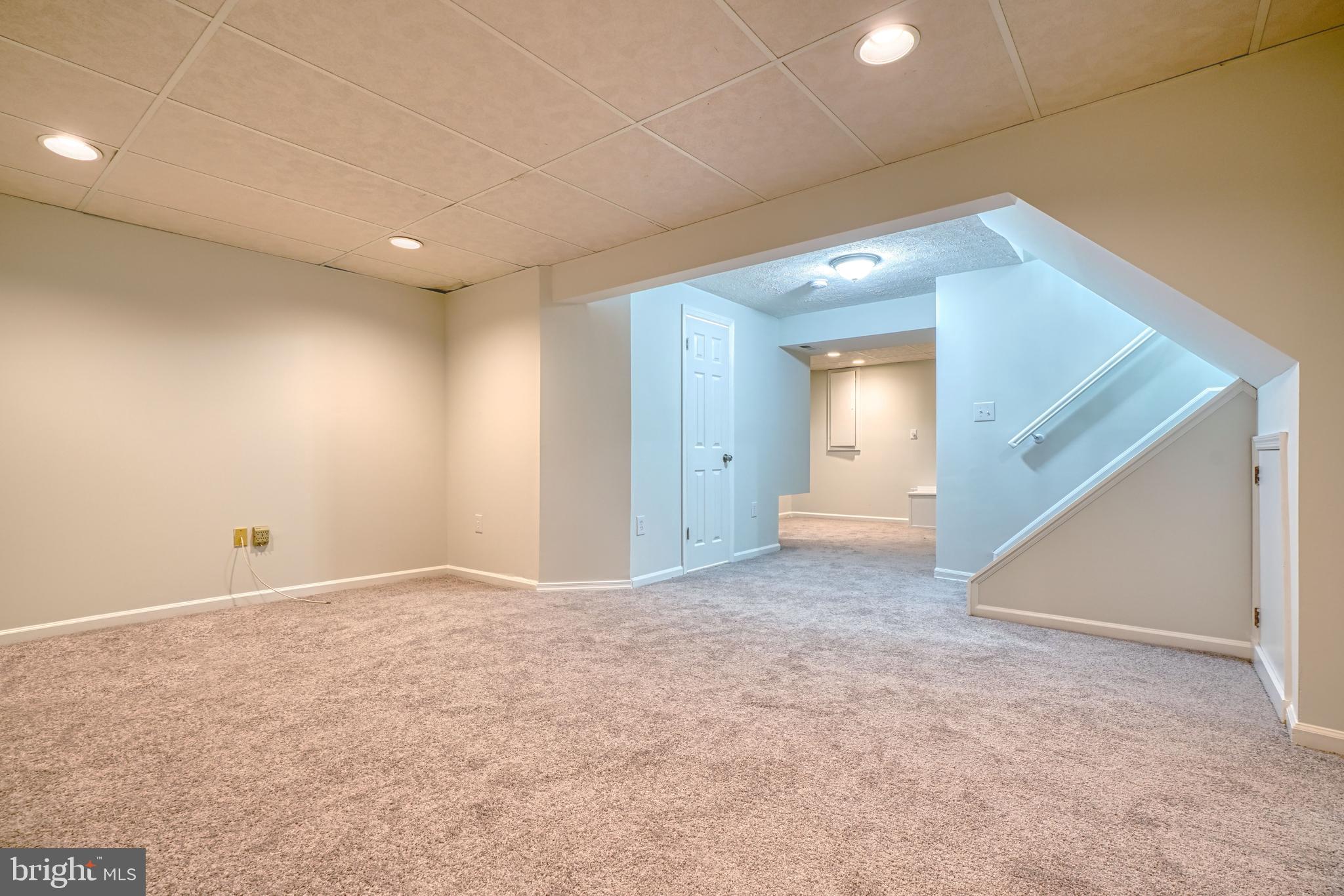 CLOVERFIELD MANOR - Residential Lease