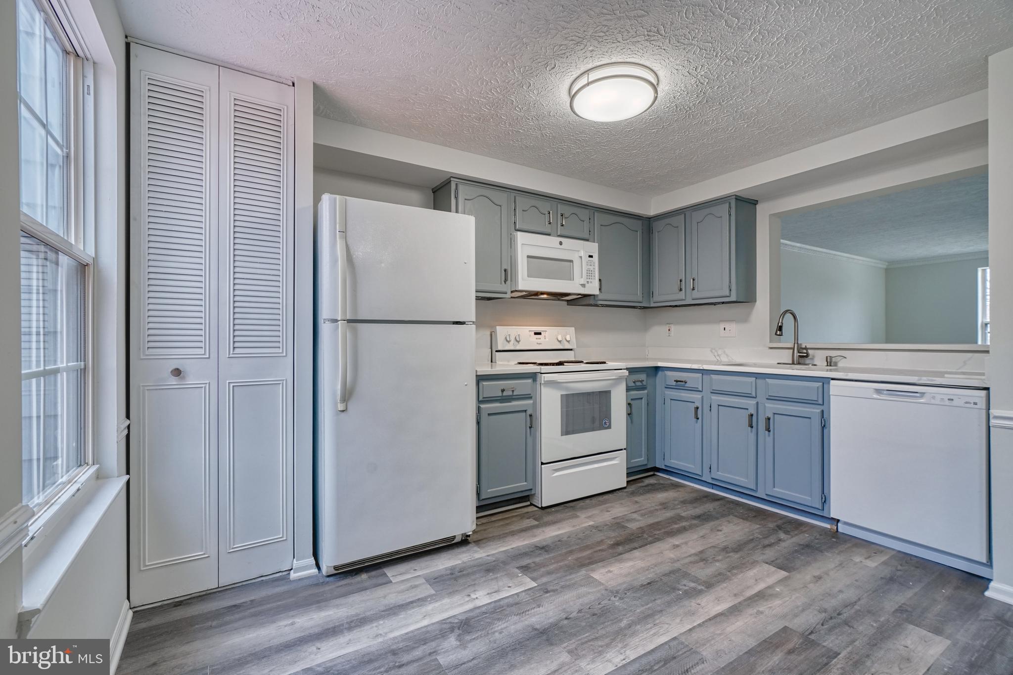 CLOVERFIELD MANOR - Residential Lease