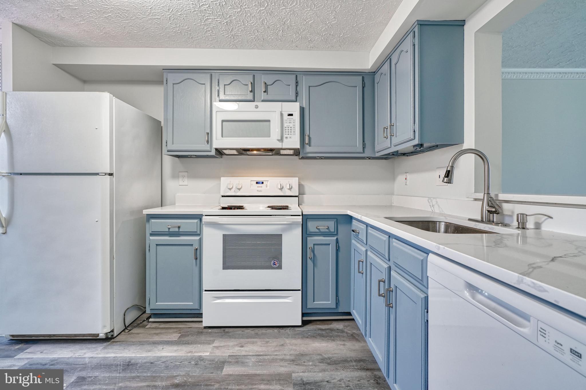 CLOVERFIELD MANOR - Residential Lease