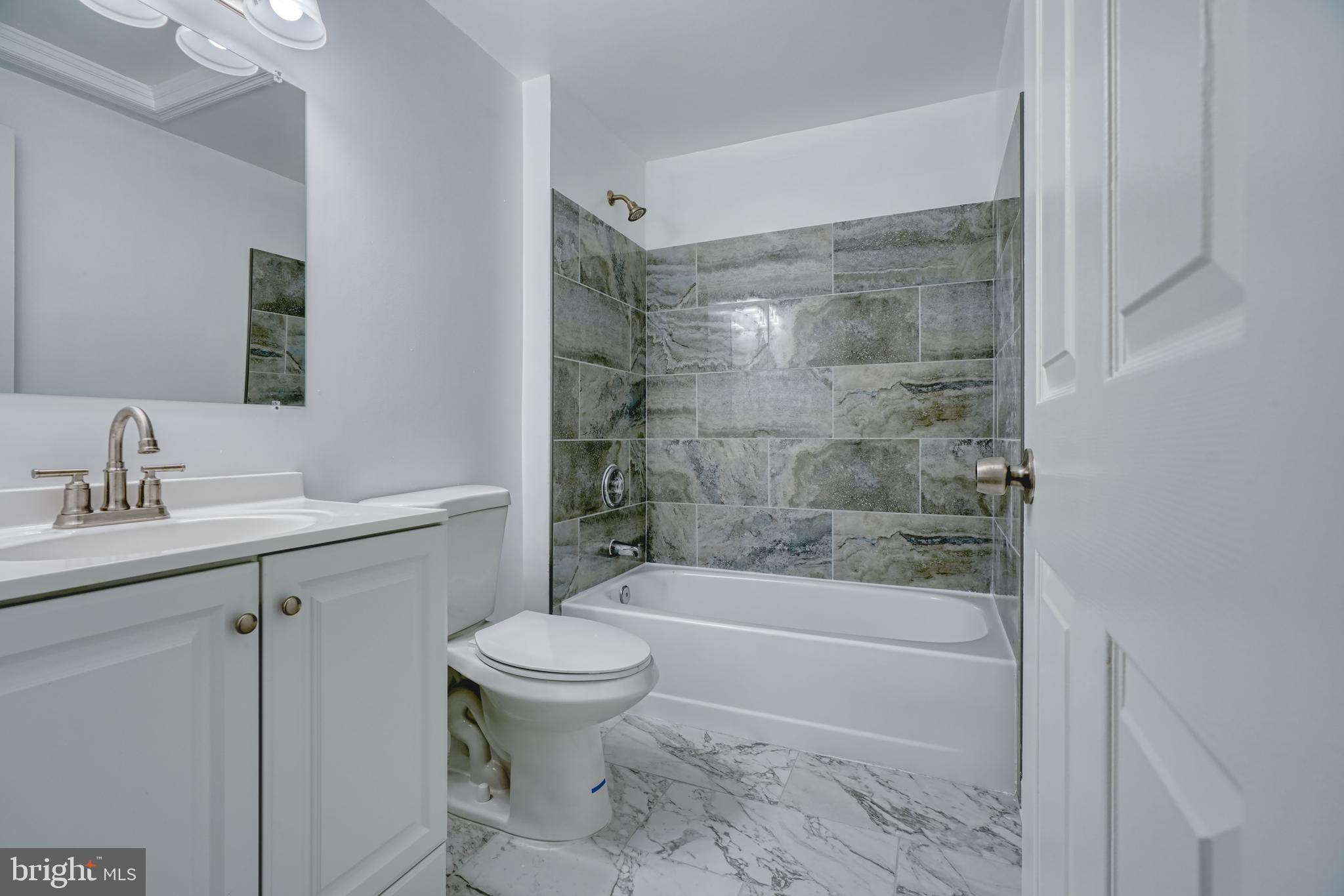 CLOVERFIELD MANOR - Residential Lease