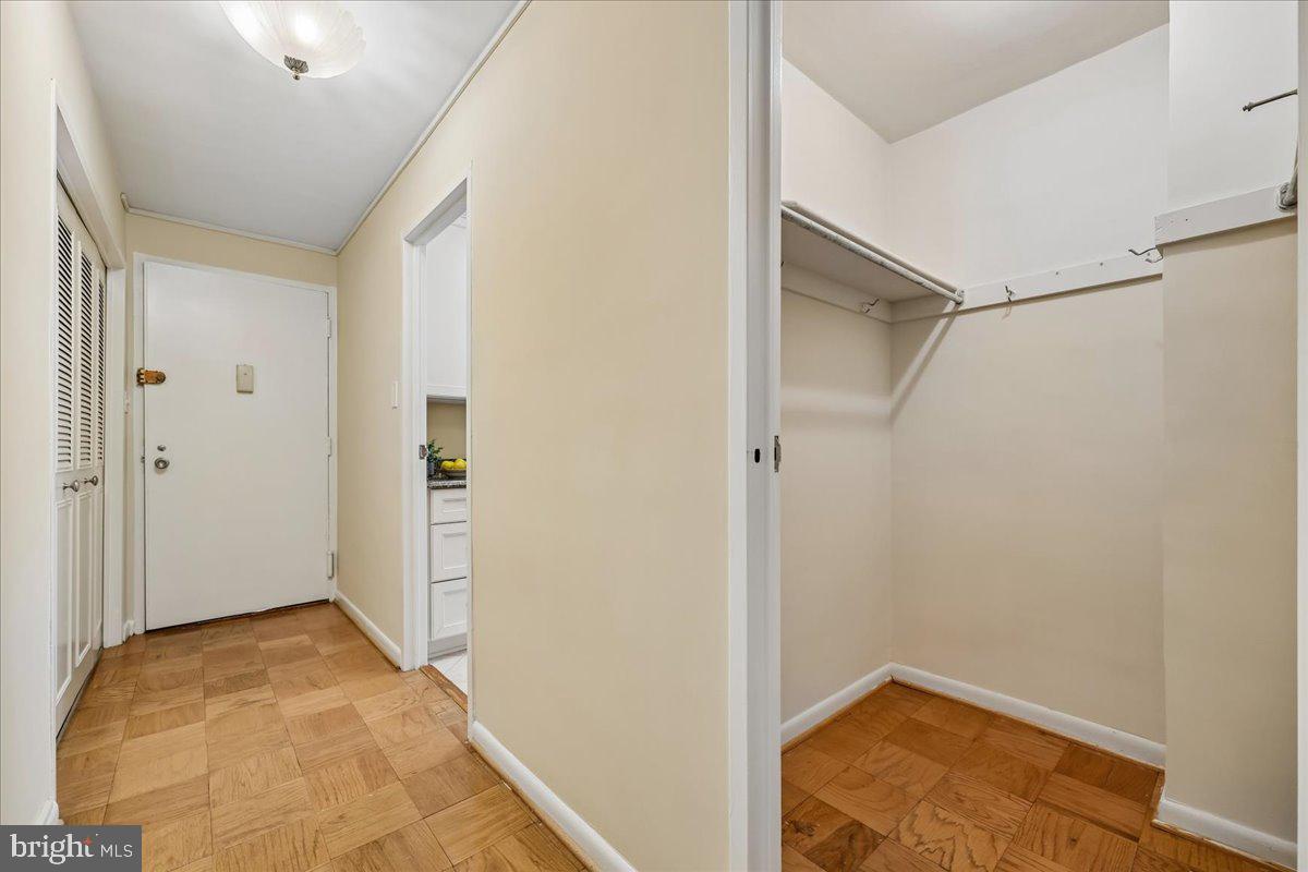10401 GROSVENOR PLACE 501