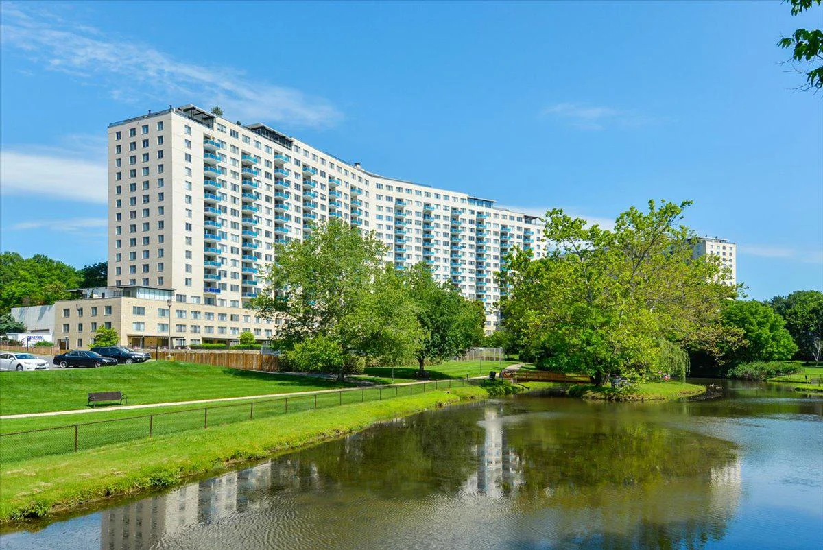 10401 Grosvenor Place Unit 501