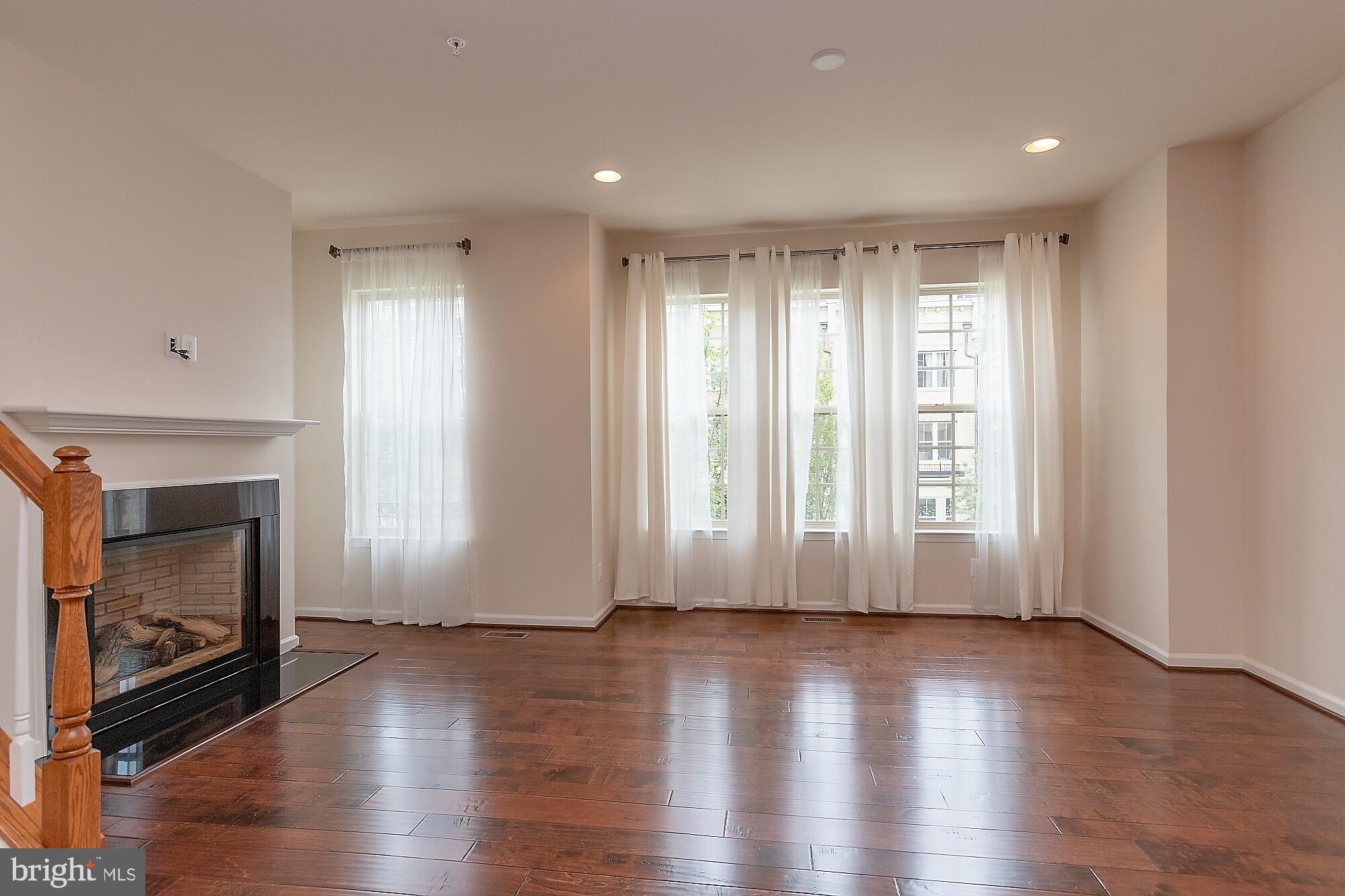 POTOMAC OVERLOOK CONDO - Residential Lease