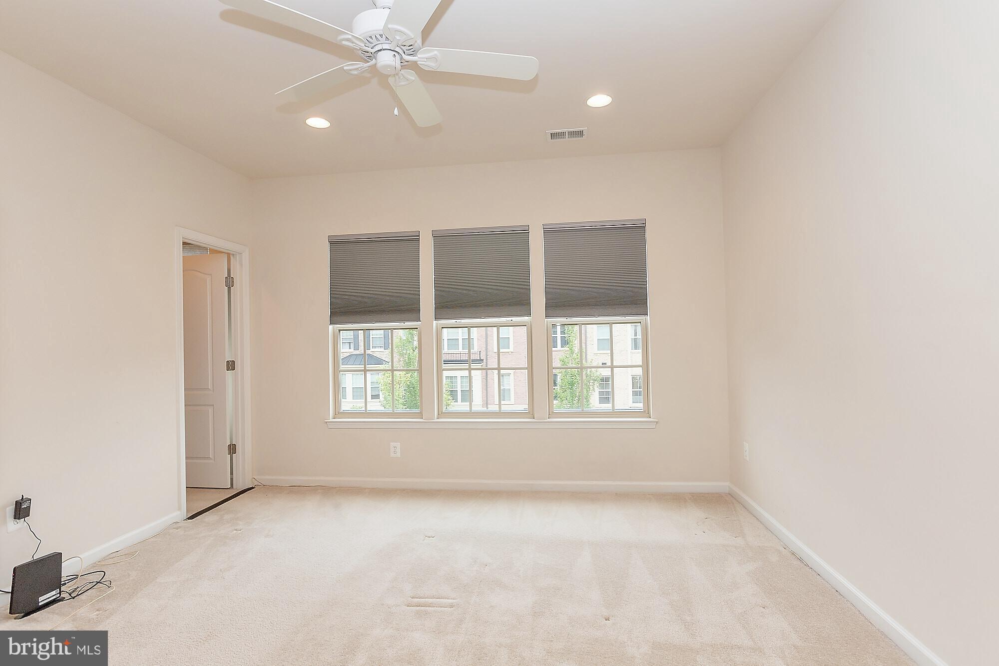 POTOMAC OVERLOOK CONDO - Residential Lease