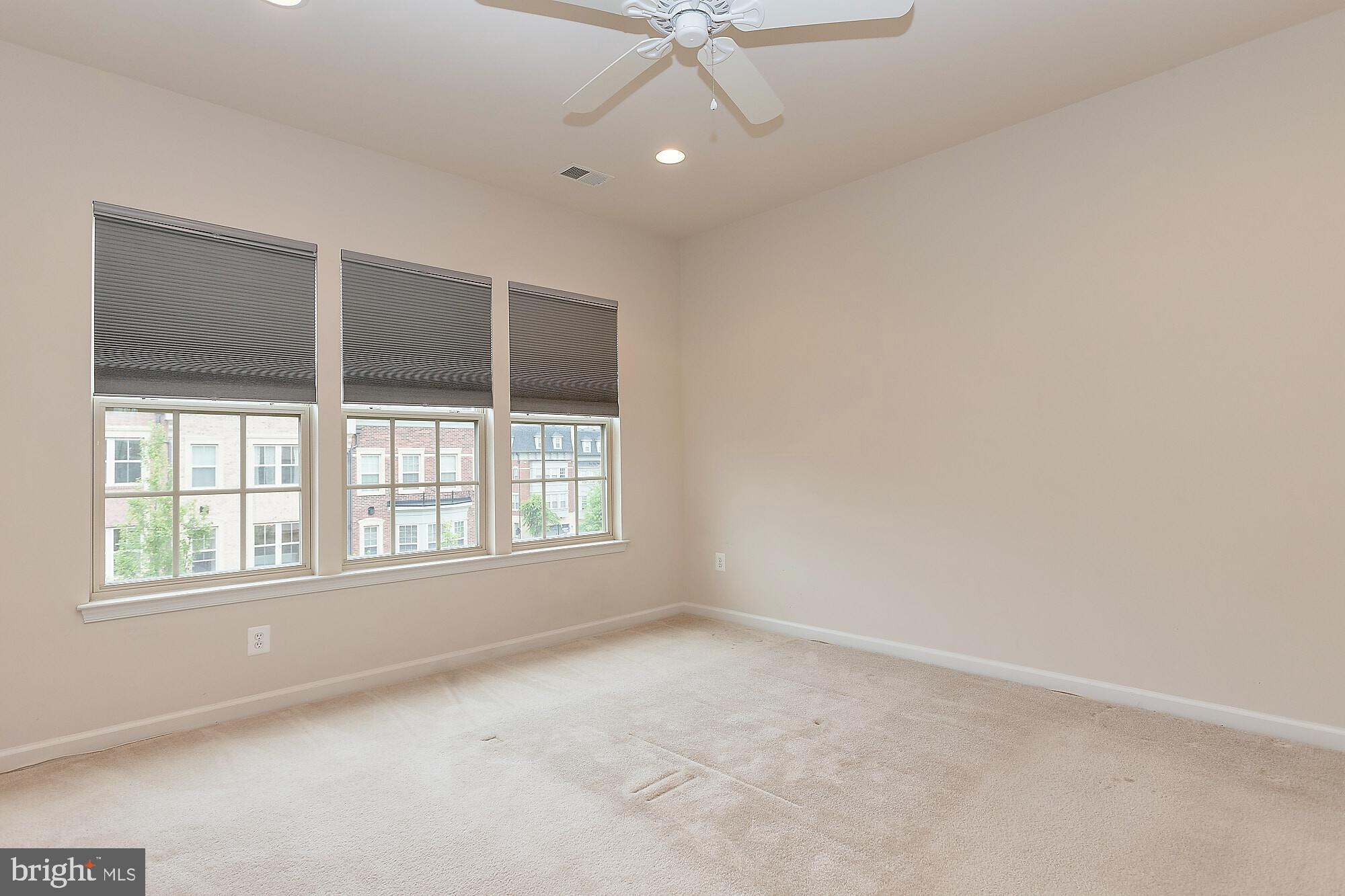 POTOMAC OVERLOOK CONDO - Residential Lease