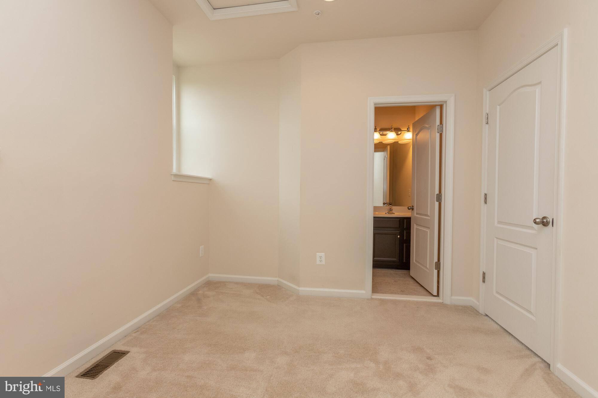 POTOMAC OVERLOOK CONDO - Residential Lease