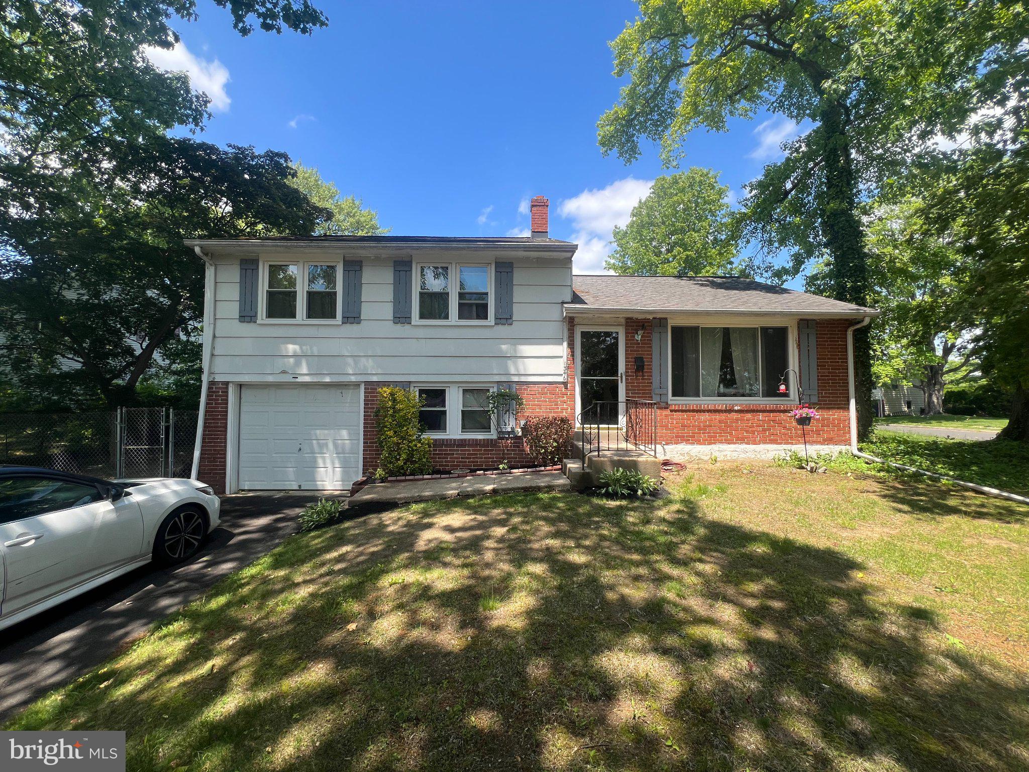 ABINGTON WOODS - Residential