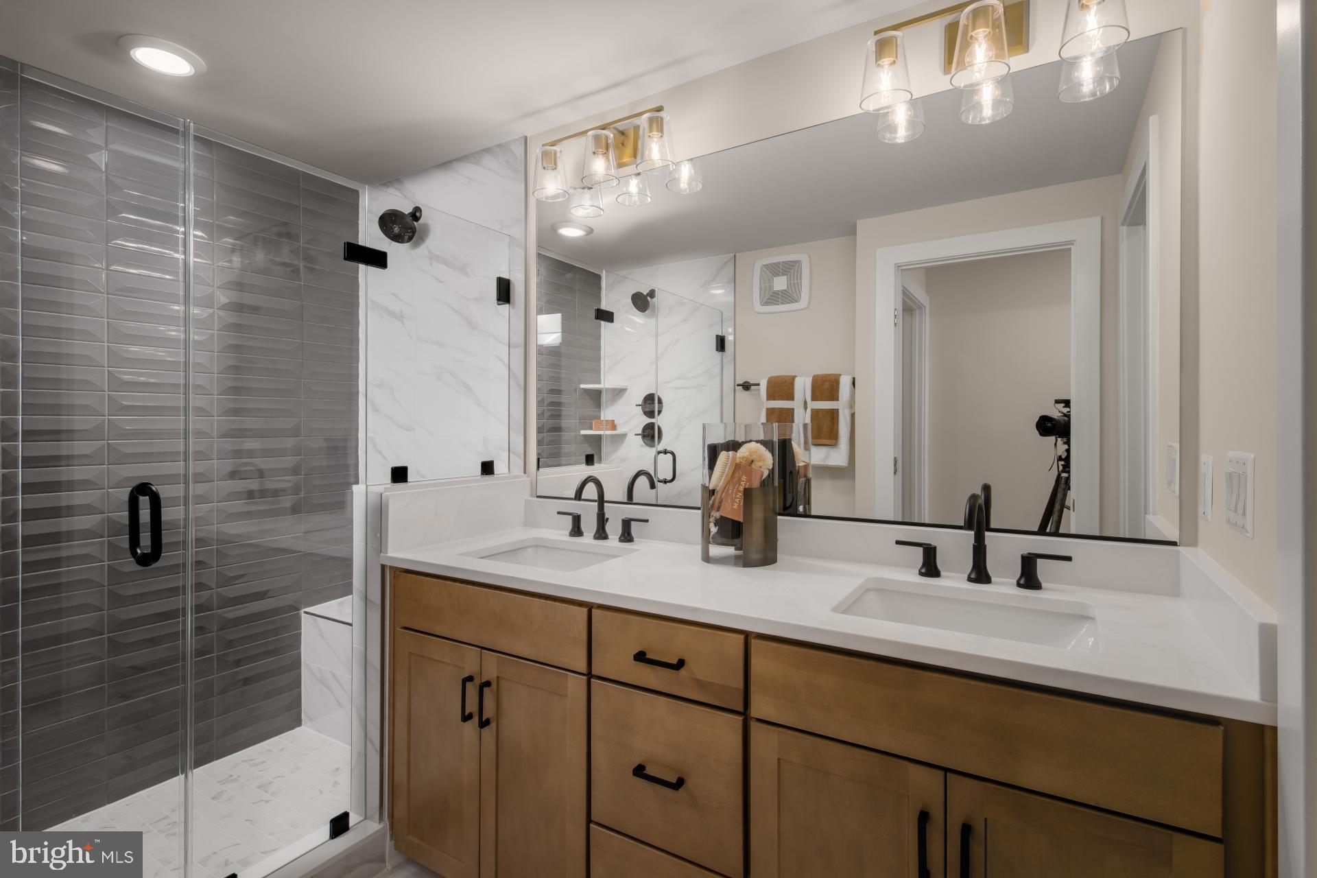 ONE LOUDOUN - Residential