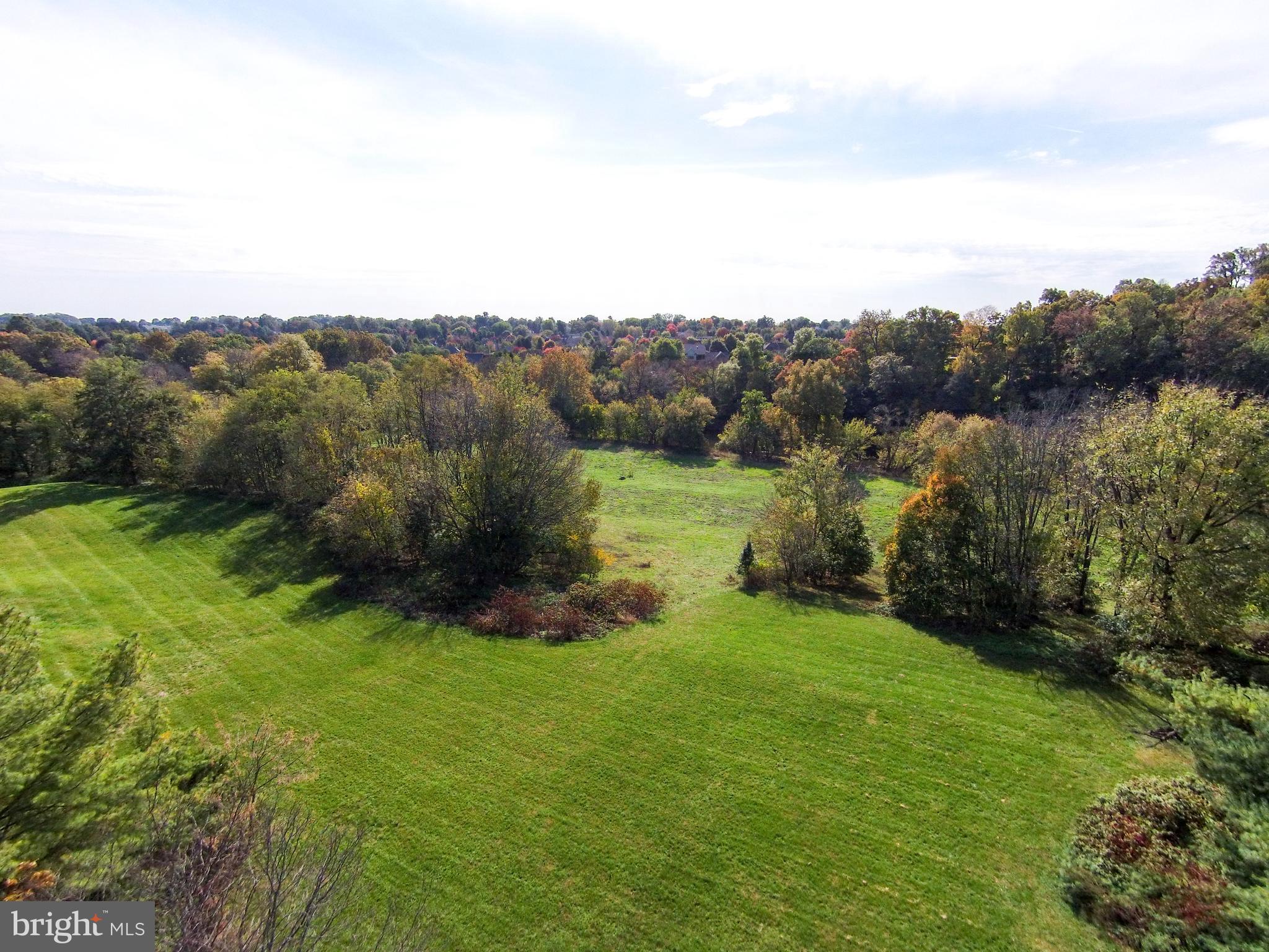 MONDAMIN PLACE - Land