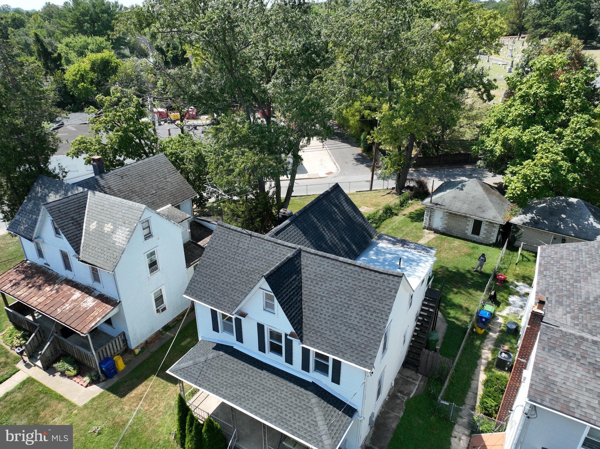 LAURAVILLE HISTORIC DISTRICT - Residential