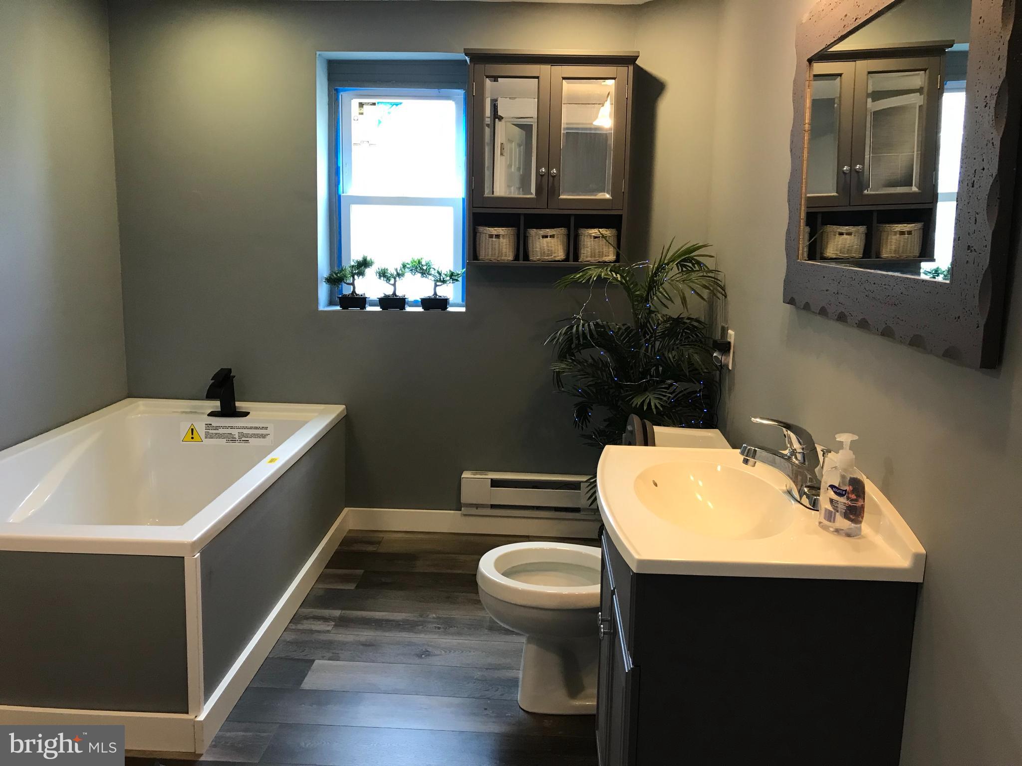 LAURAVILLE HISTORIC DISTRICT - Residential