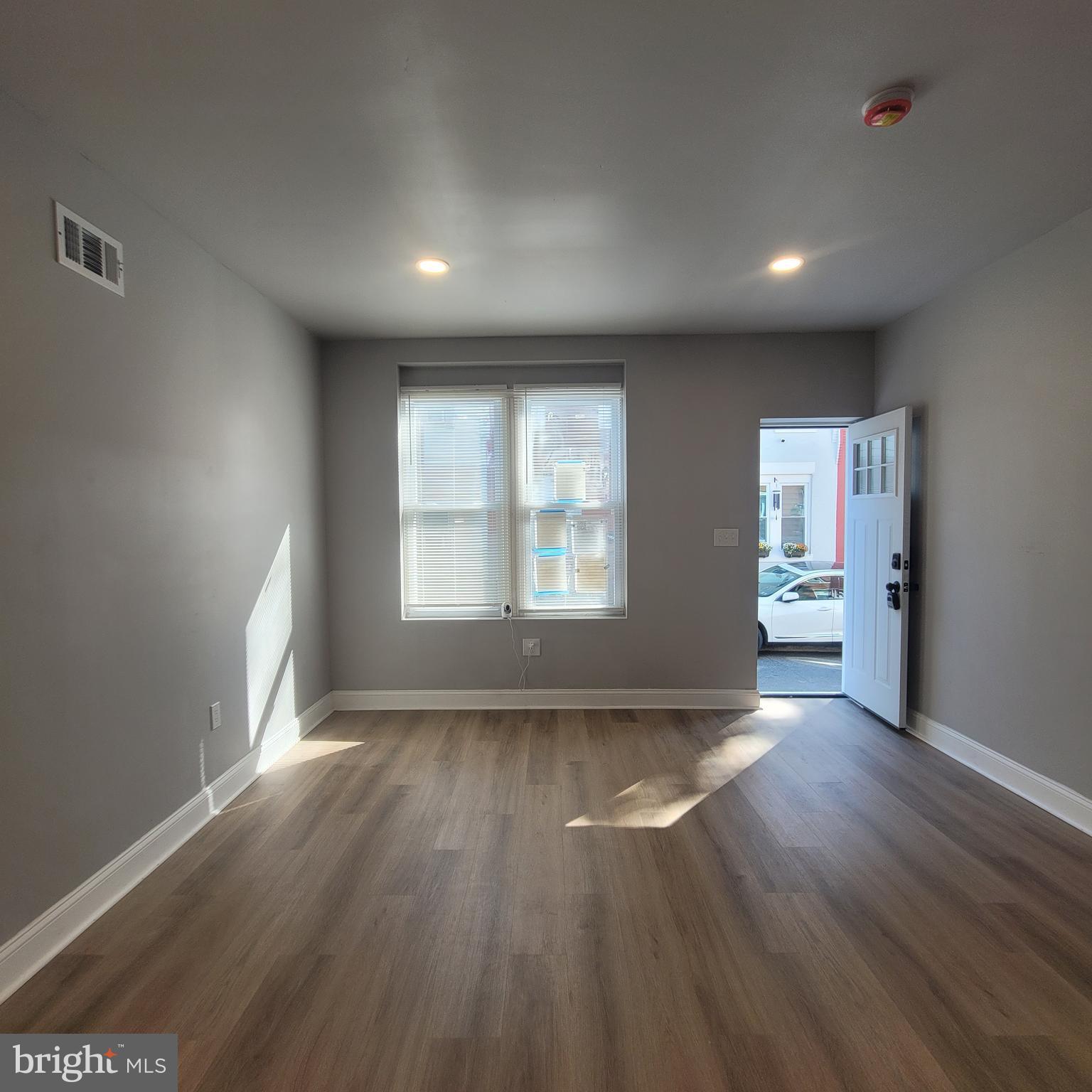 STRAWBERRY MANSION - Residential