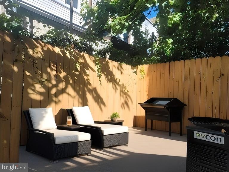 STRAWBERRY MANSION - Residential