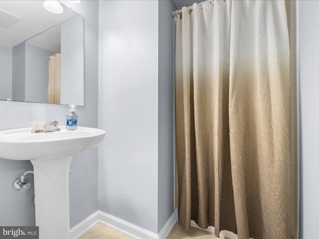 ELIZABETHS LANDING - Residential