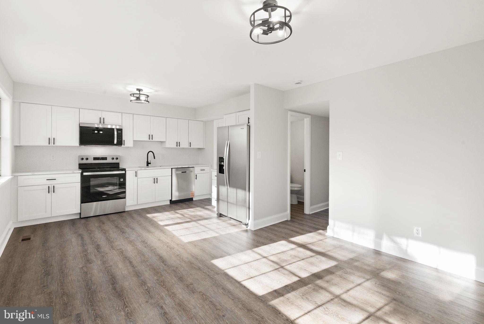 HARFORD SQUARE - Residential