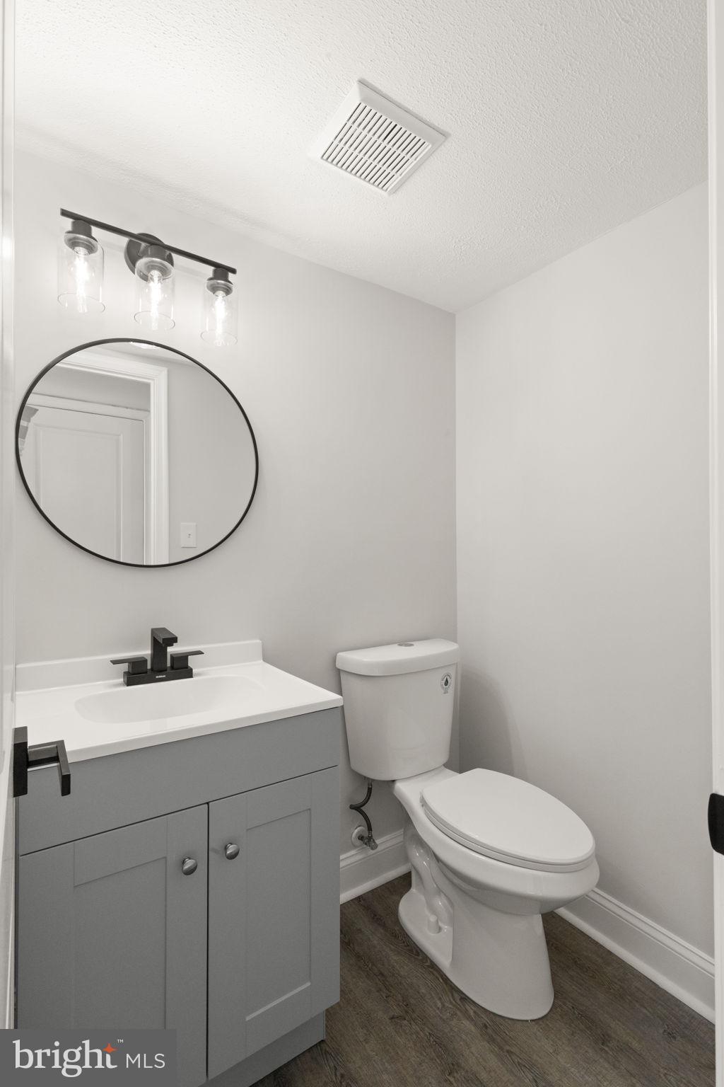 HARFORD SQUARE - Residential