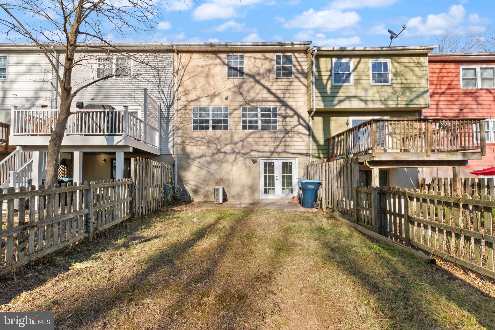 HARFORD SQUARE - Residential
