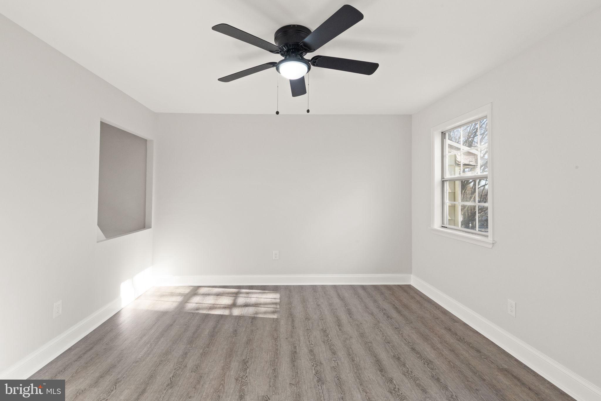 HARFORD SQUARE - Residential