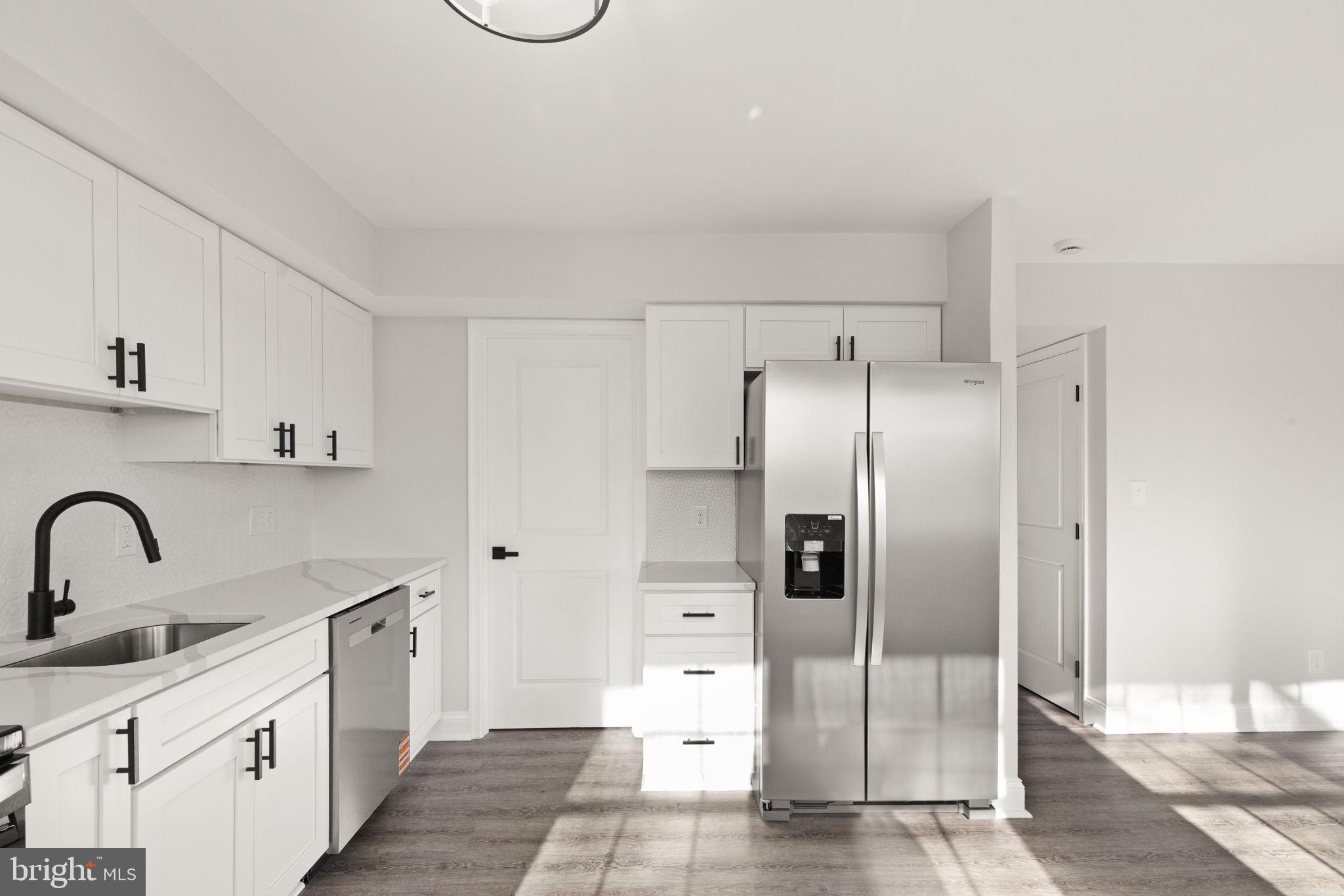 HARFORD SQUARE - Residential