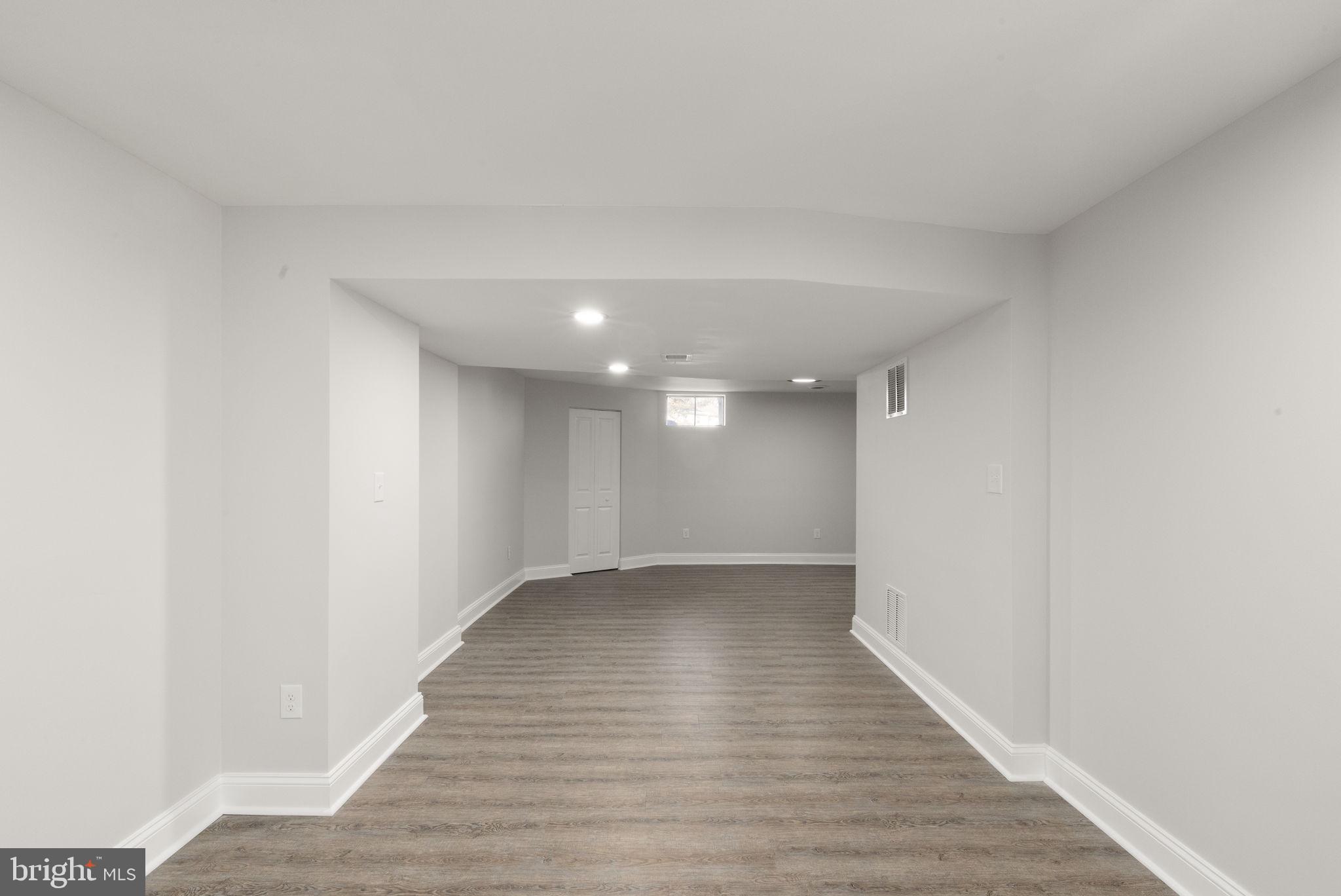 HARFORD SQUARE - Residential