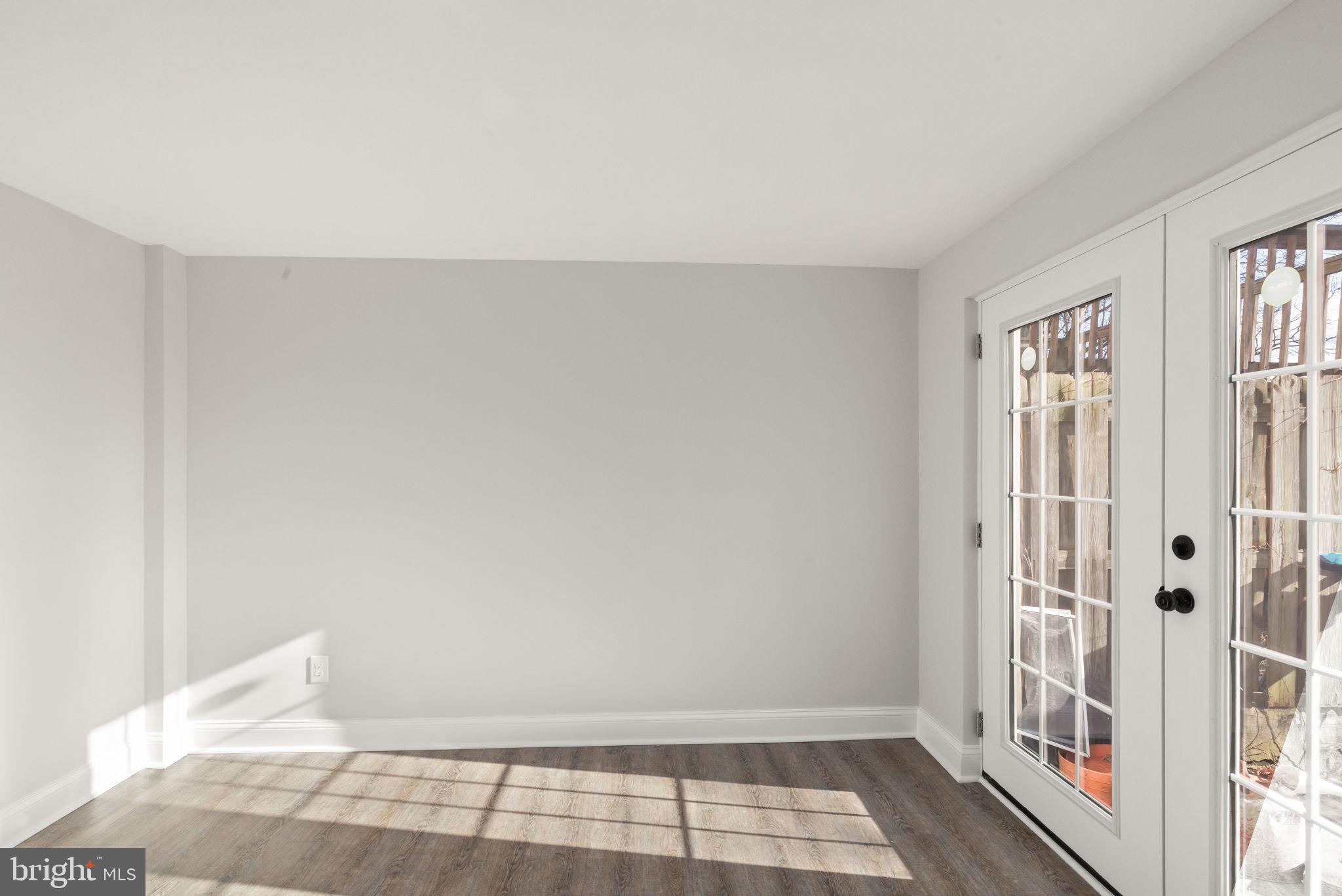 HARFORD SQUARE - Residential