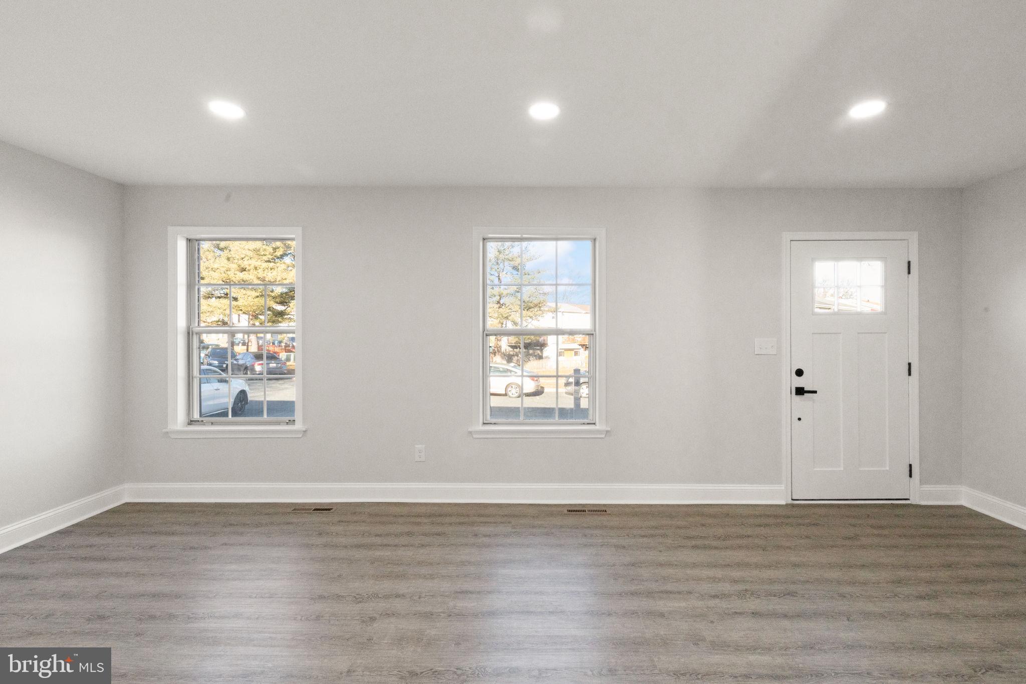 HARFORD SQUARE - Residential