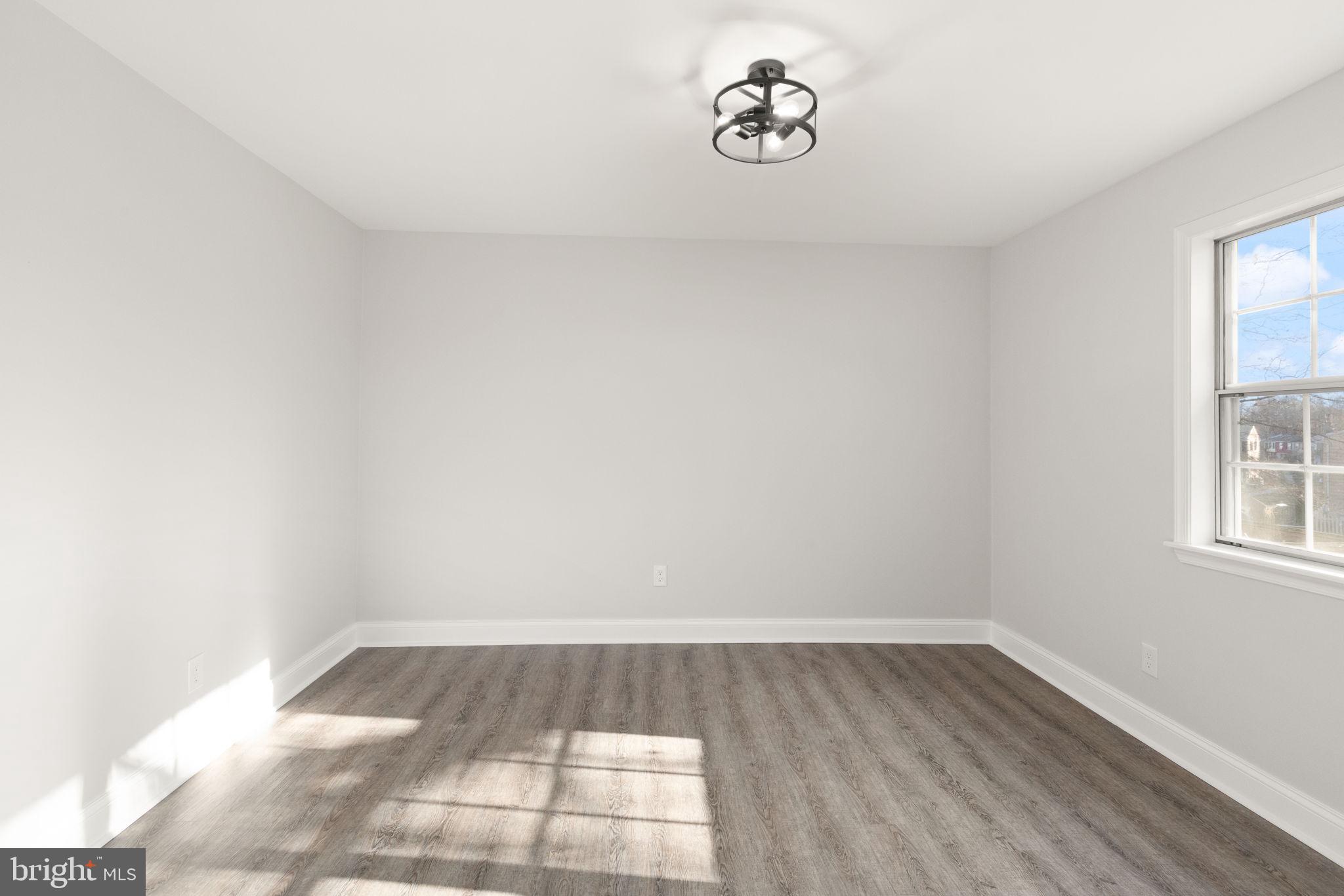 HARFORD SQUARE - Residential