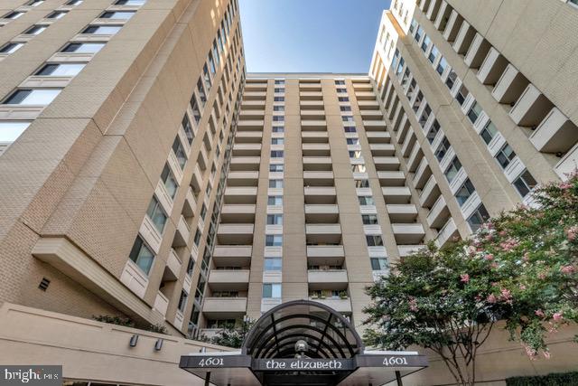 THE ELIZABETH - Residential Lease