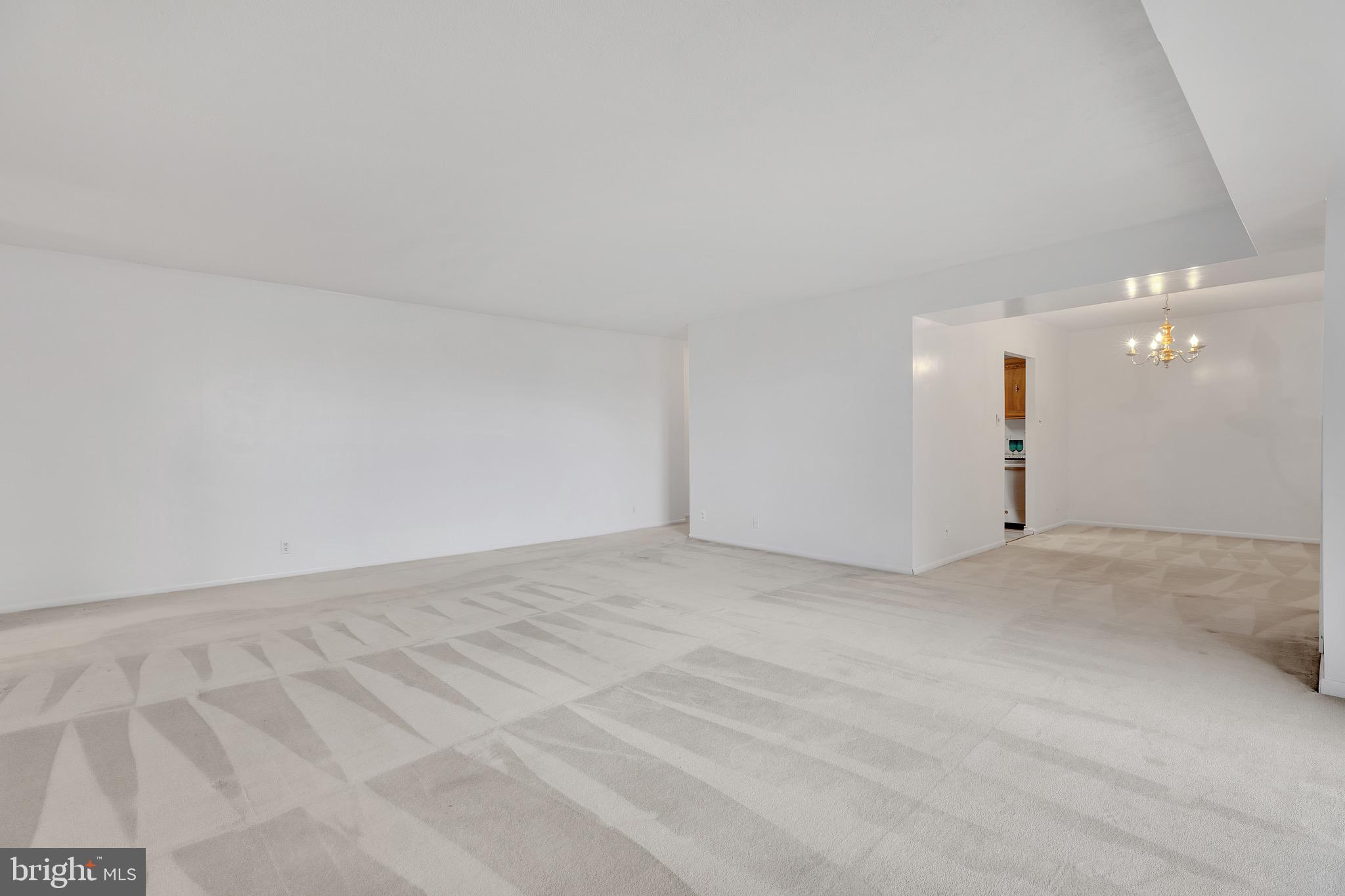 THE ELIZABETH - Residential Lease