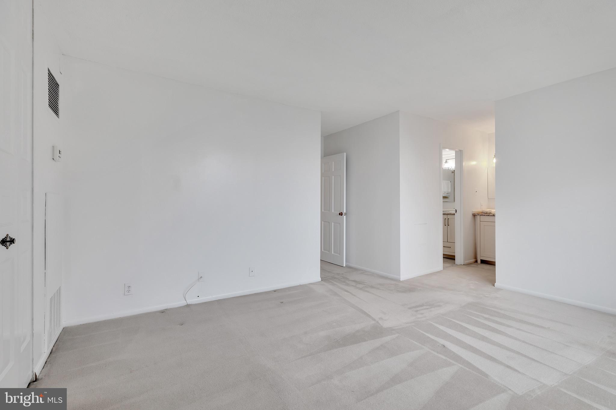 THE ELIZABETH - Residential Lease