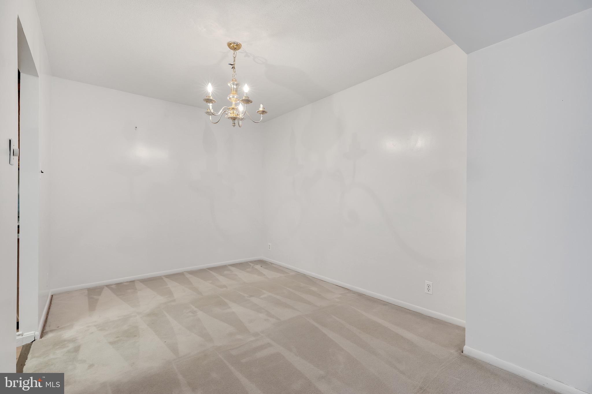 THE ELIZABETH - Residential Lease