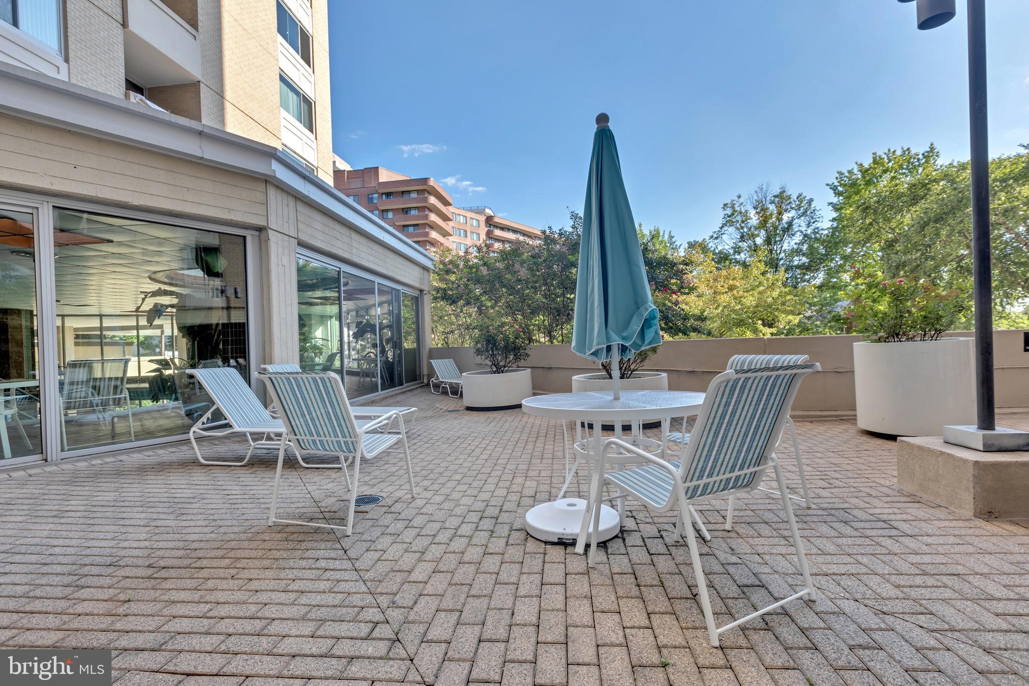 THE ELIZABETH - Residential Lease