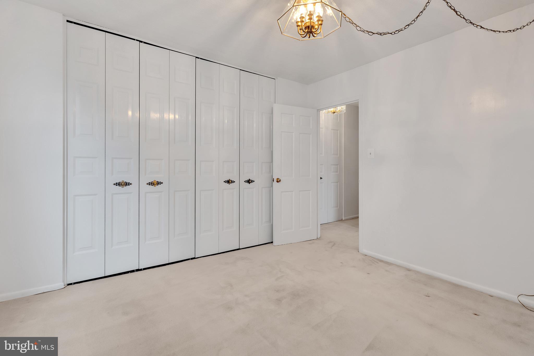 THE ELIZABETH - Residential Lease