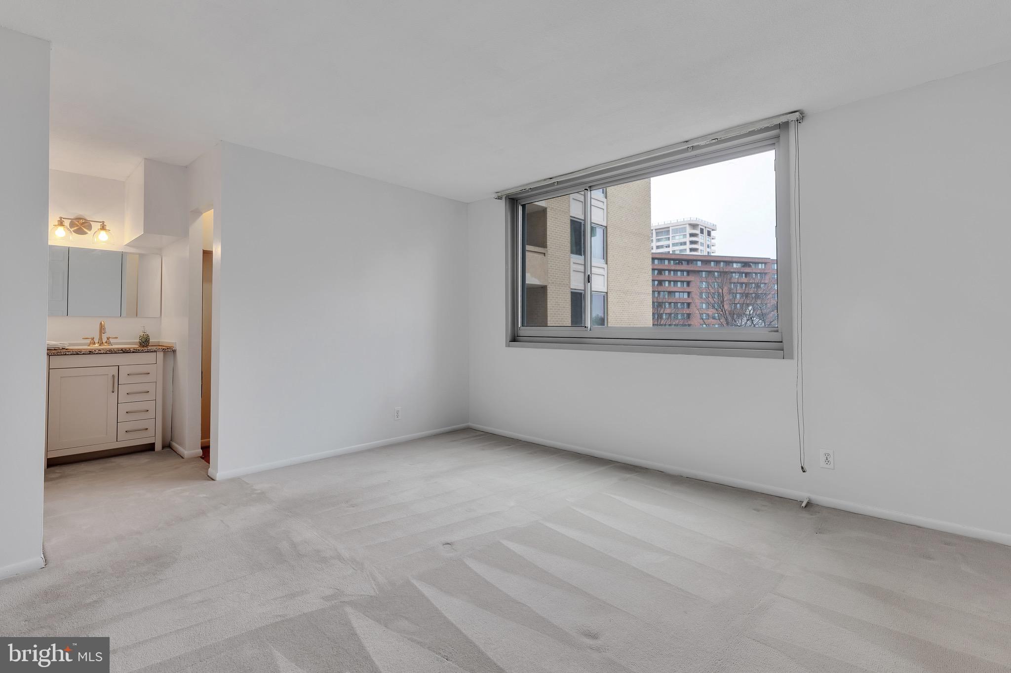 THE ELIZABETH - Residential Lease