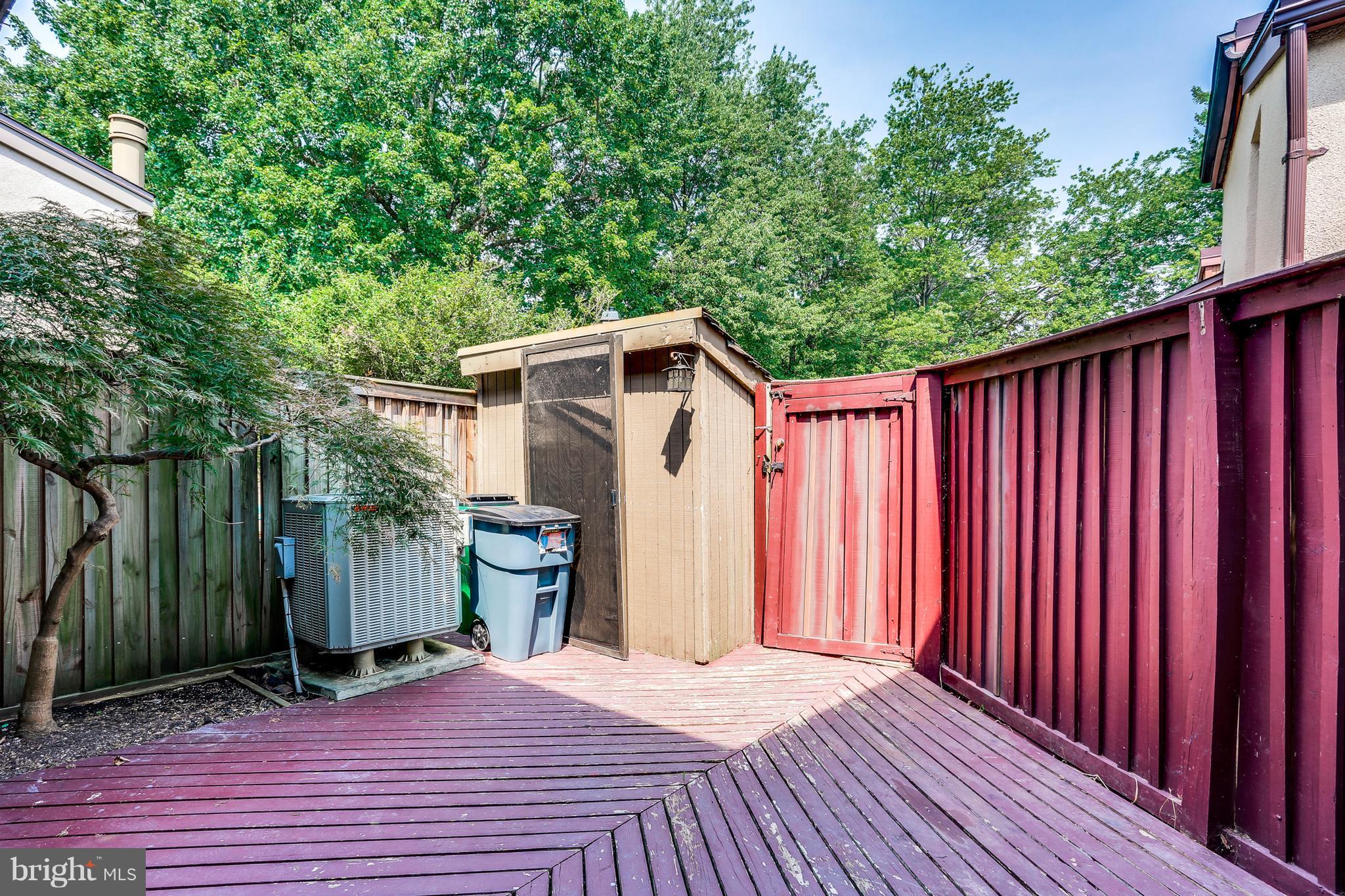 CLARY'S FOREST - Residential Lease