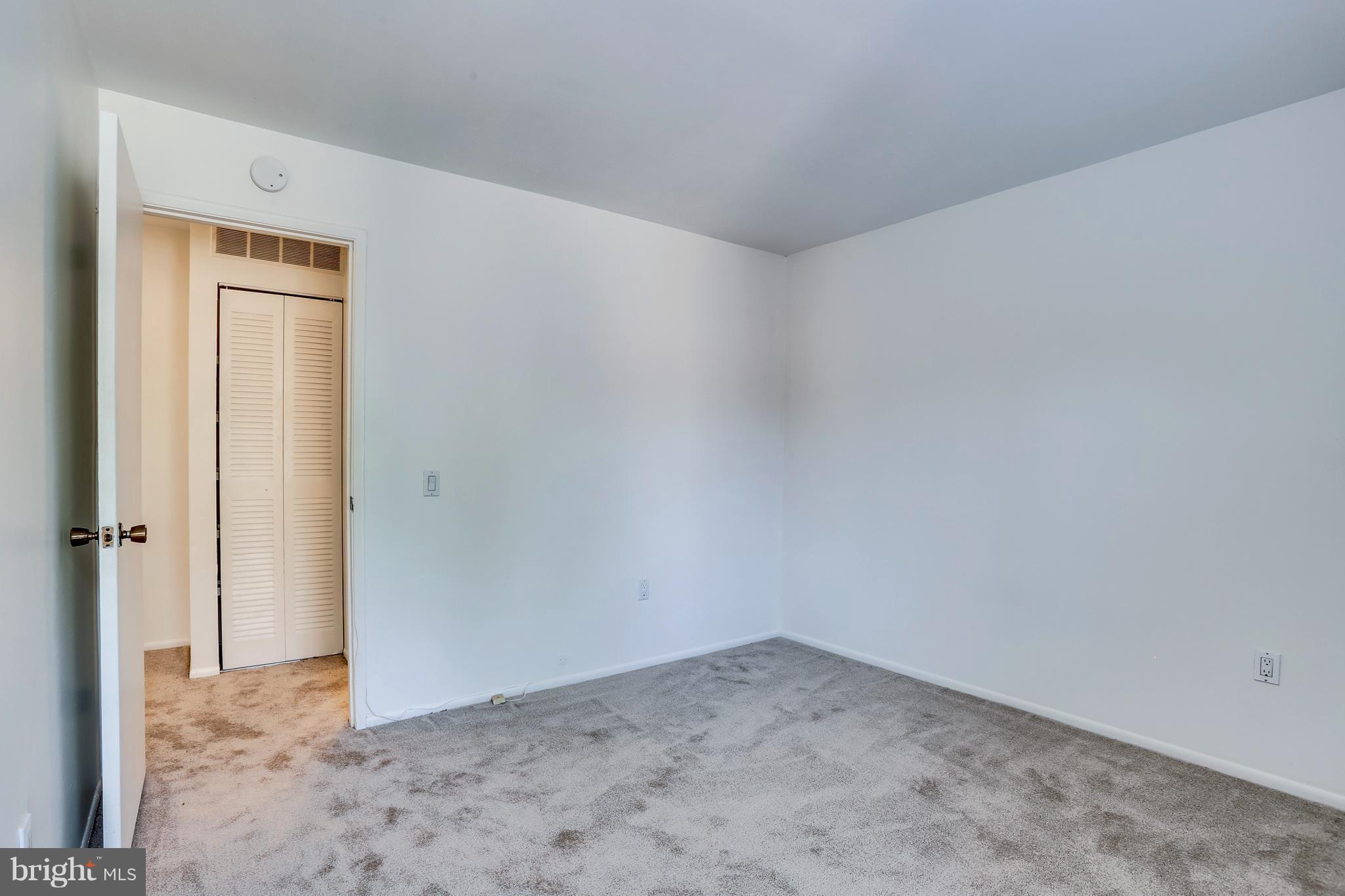 CLARY'S FOREST - Residential Lease