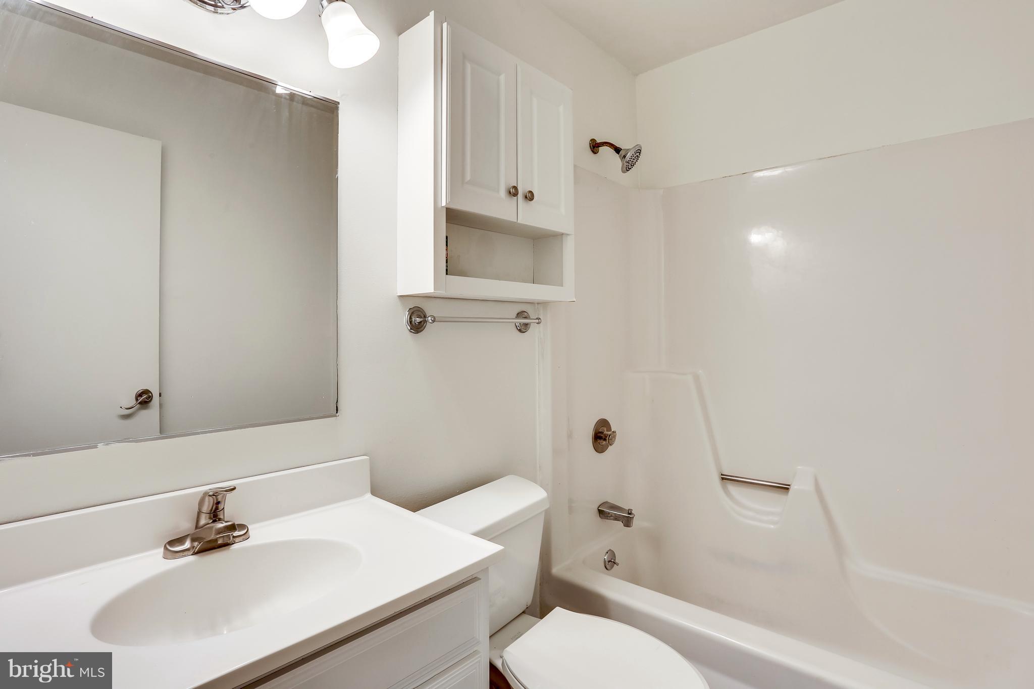 CLARY'S FOREST - Residential Lease