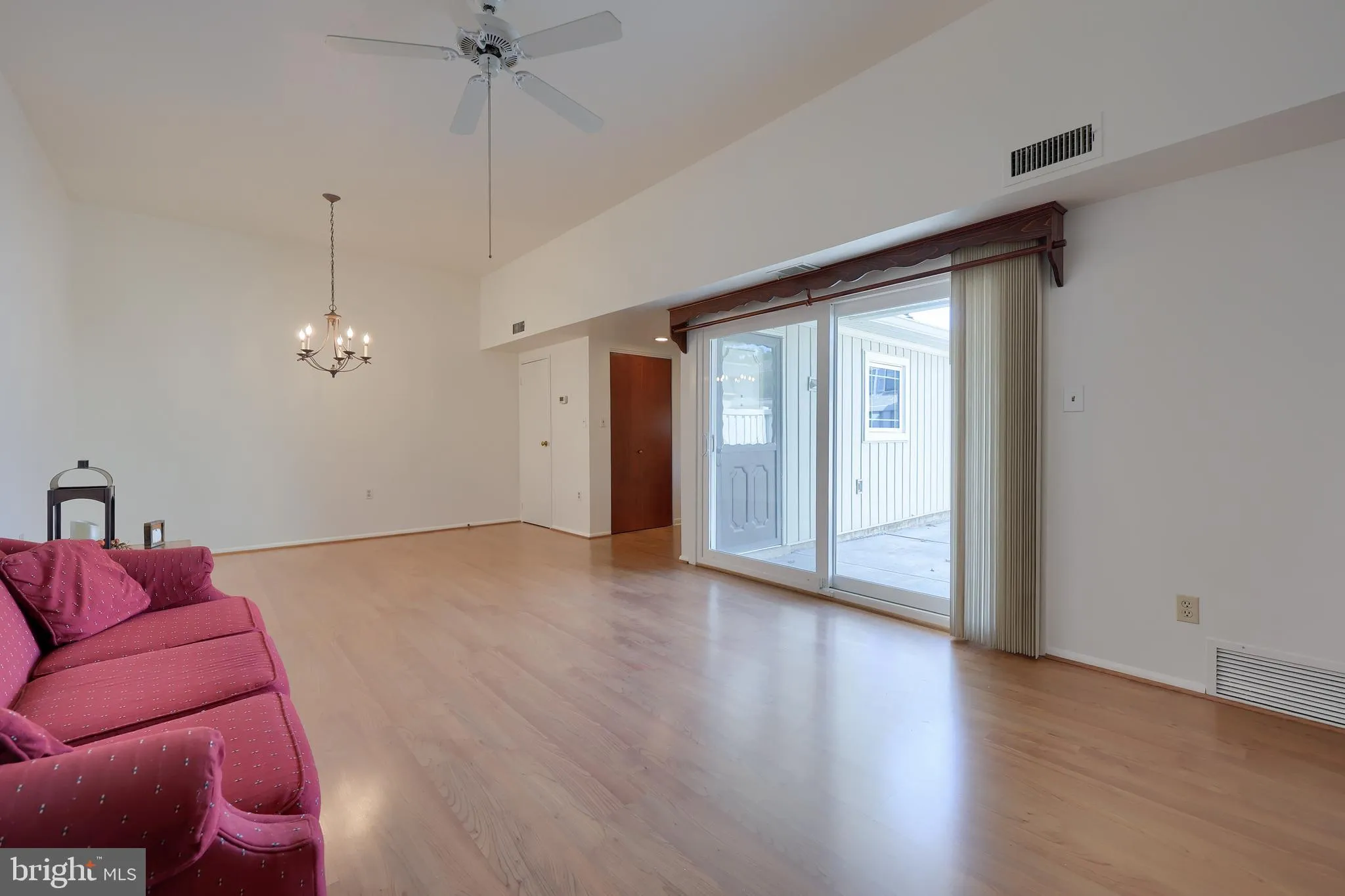 Lancaster, Pennsylvania 17601, United States, 1 Bedroom Bedrooms, ,1 BathroomBathrooms,Residential,Pending,207335