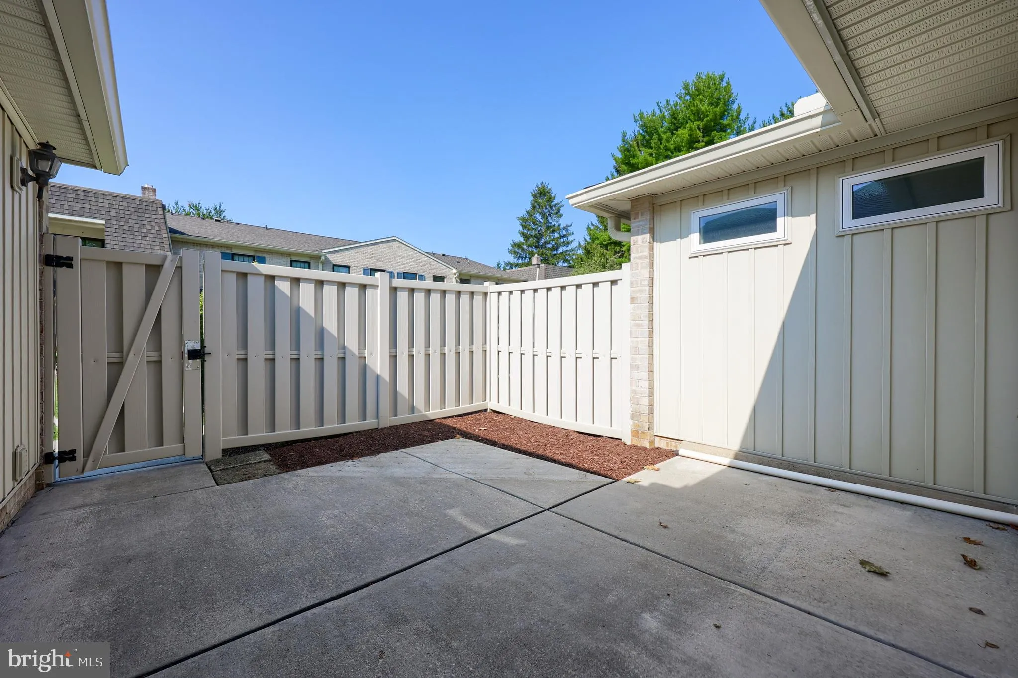 Lancaster, Pennsylvania 17601, United States, 1 Bedroom Bedrooms, ,1 BathroomBathrooms,Residential,Pending,207335