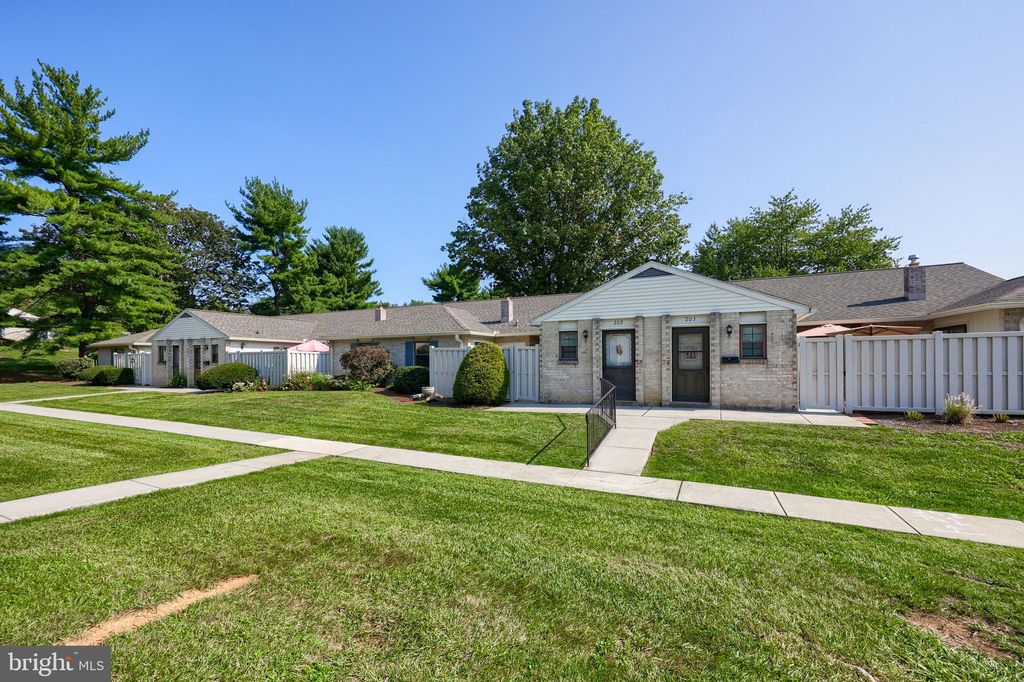 Photo of 202 Valleybrook Drive, LANCASTER, PA 17601 (MLS # PALA2075956)