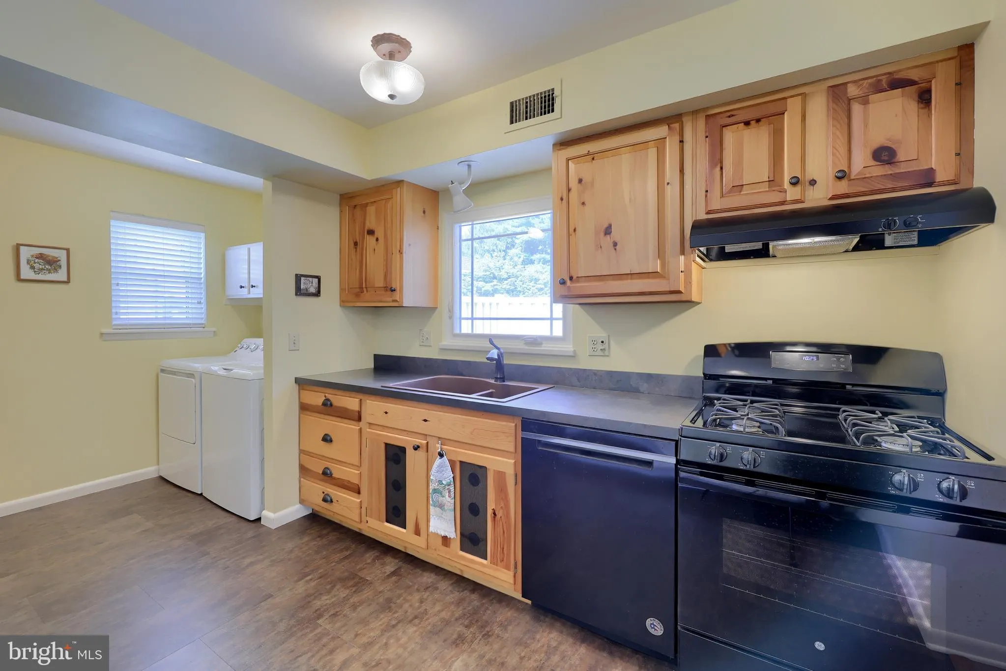 Lancaster, Pennsylvania 17601, United States, 1 Bedroom Bedrooms, ,1 BathroomBathrooms,Residential,Pending,207335