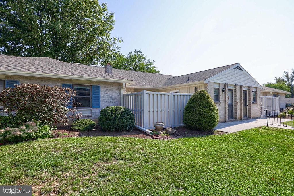 Photo of 202 Valleybrook Drive, LANCASTER, PA 17601 (MLS # PALA2075956)