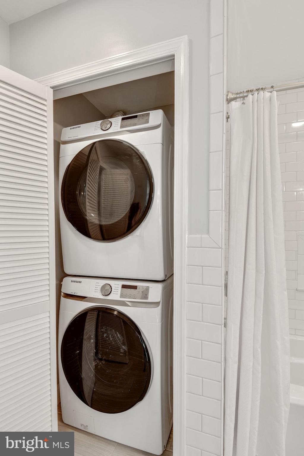 WOODSIDE PARK - Residential