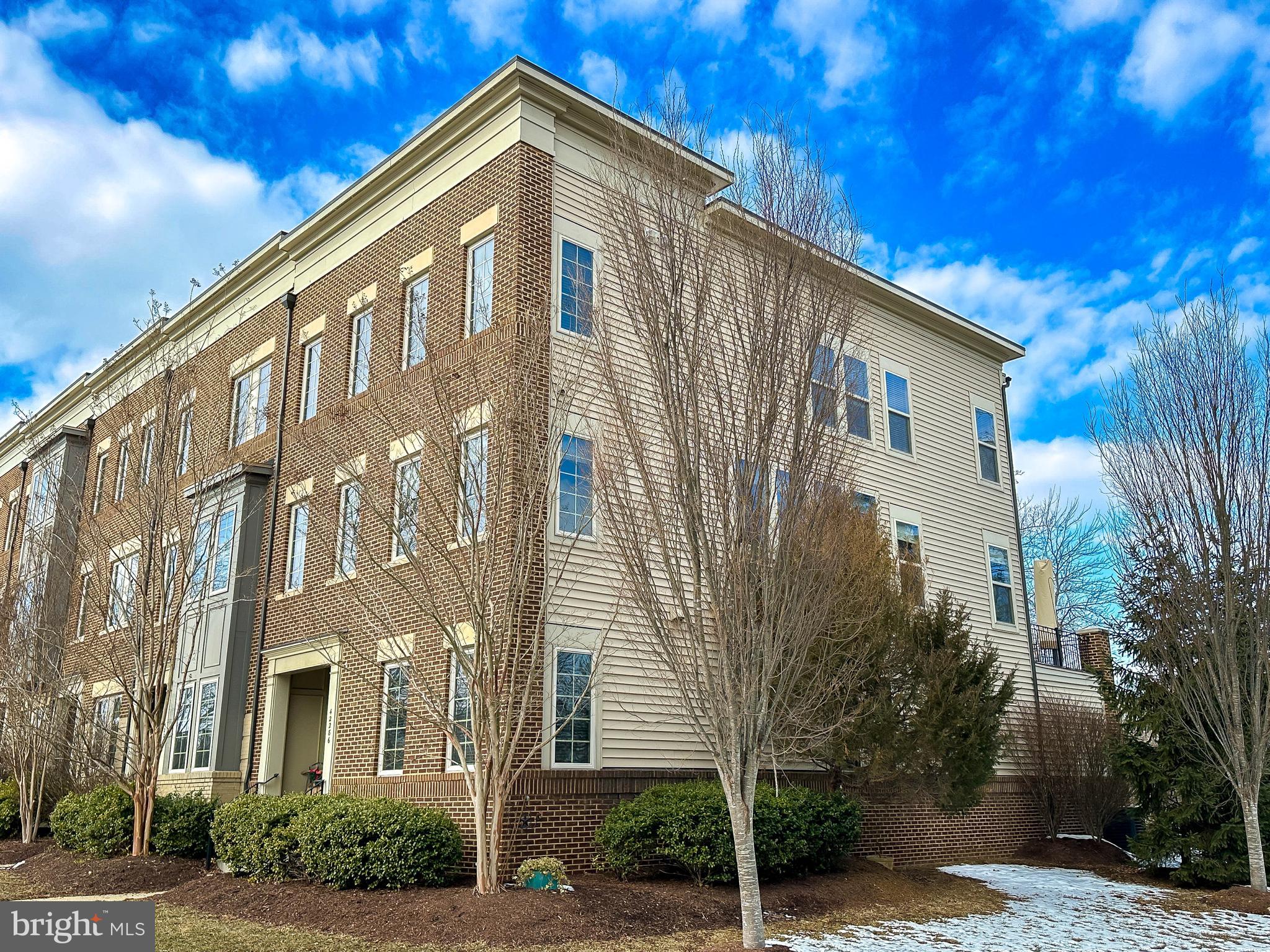 BRAMBLETON TOWN CENTER - Residential